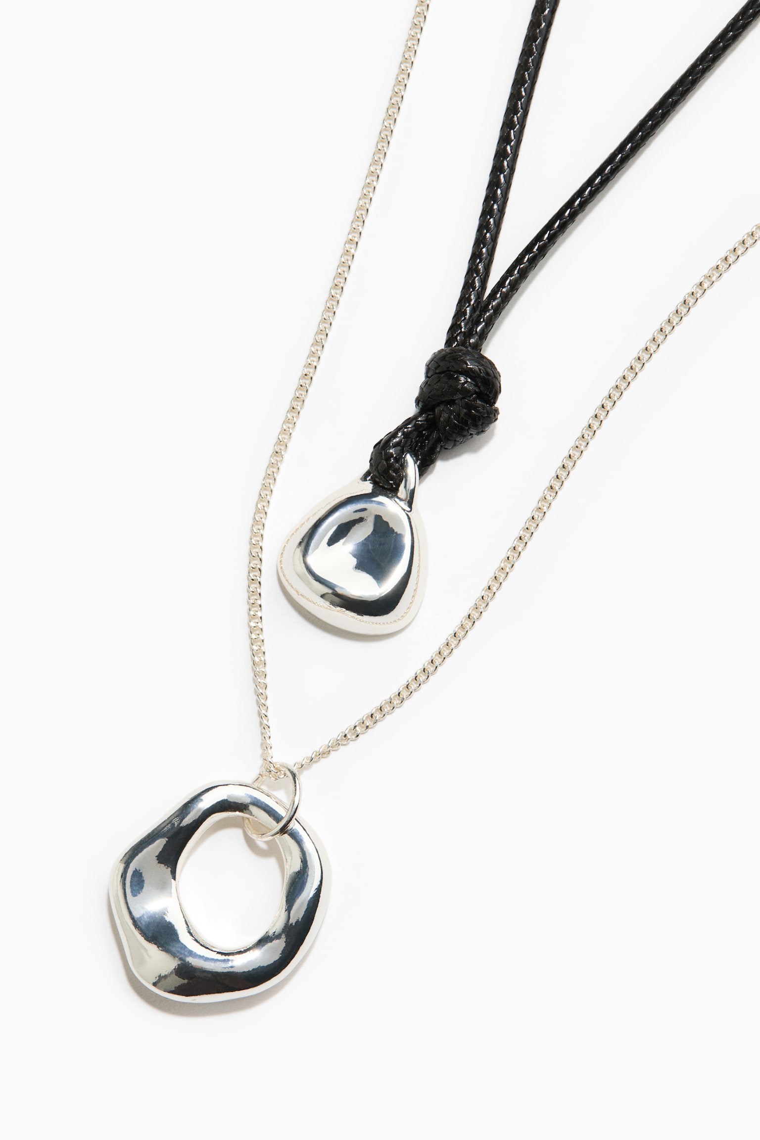 Dvouřadový náhrdelník s přívěsky - Stříbrná - 2