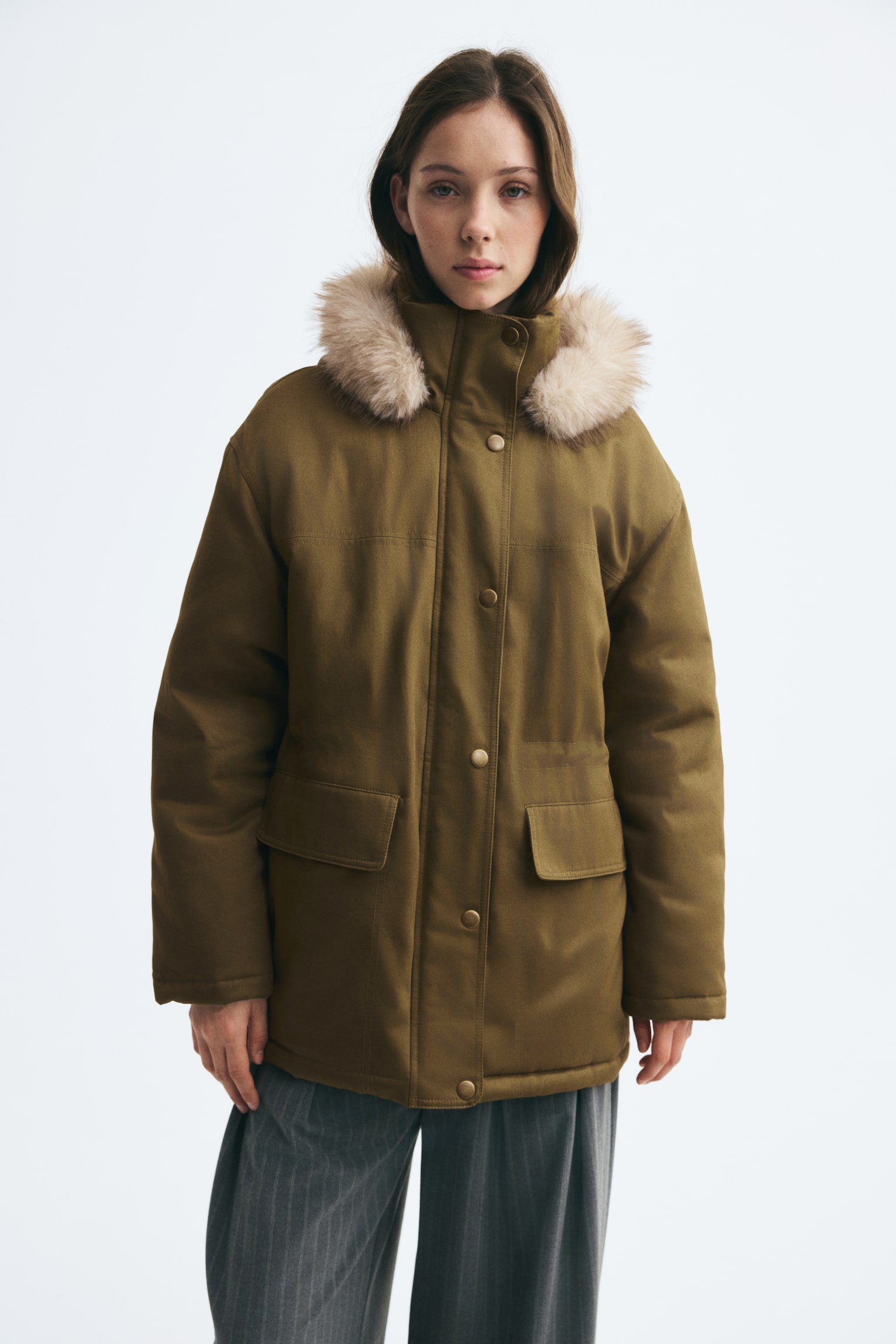 Женская куртка H&M Oversized Fluffy-Trim, цвет: Оливковый зелёный — фото 3