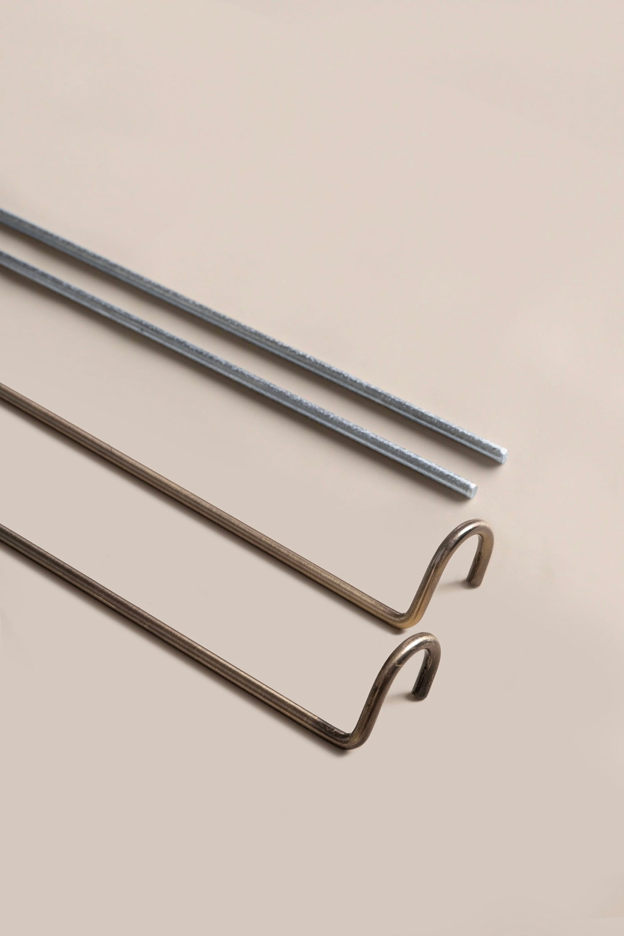 Größeres Bild ansehen: 2-pack Panel Hanger - Antikes Messing - Hasta - Home All | H&M DE 2