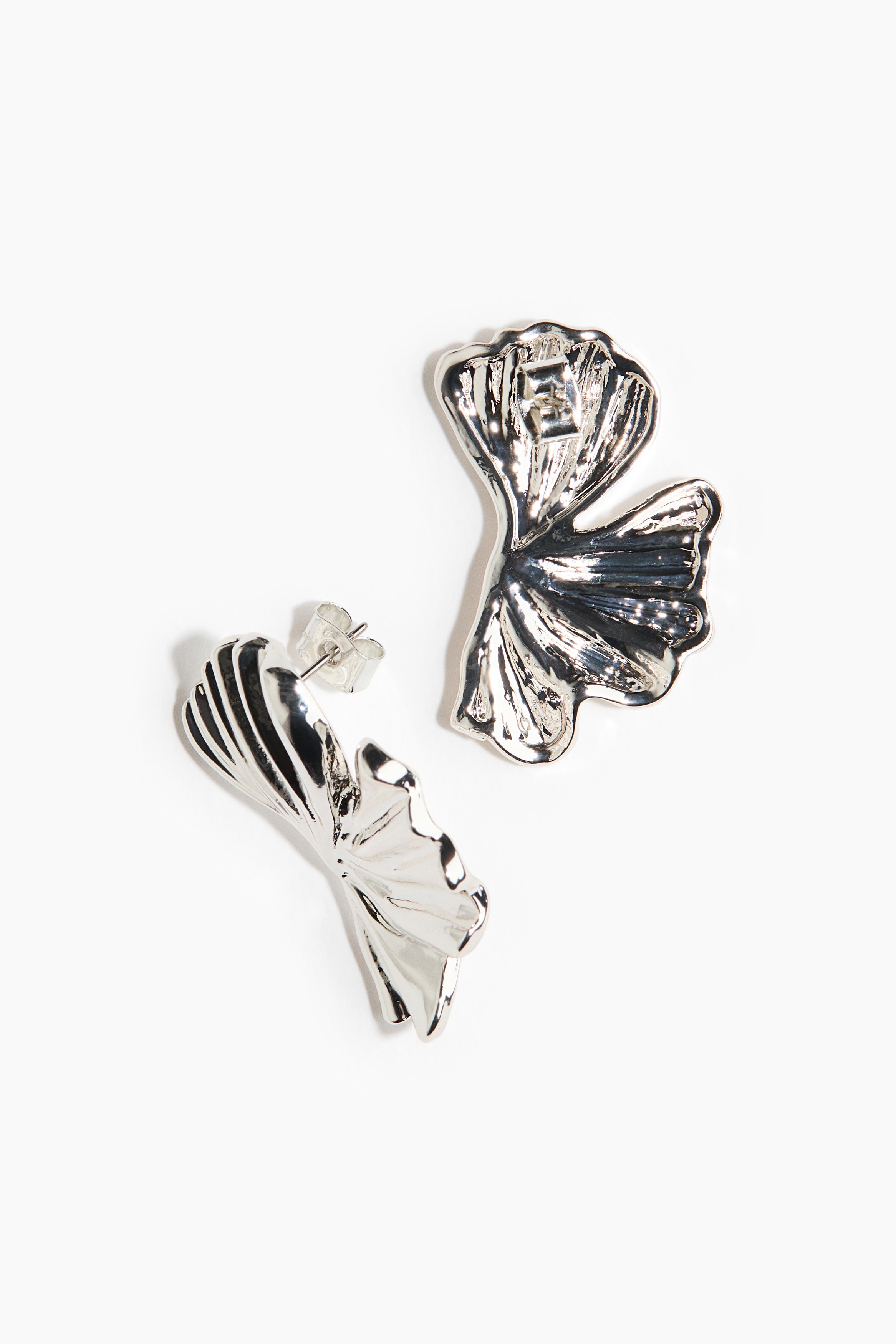 Petal-shaped earrings
