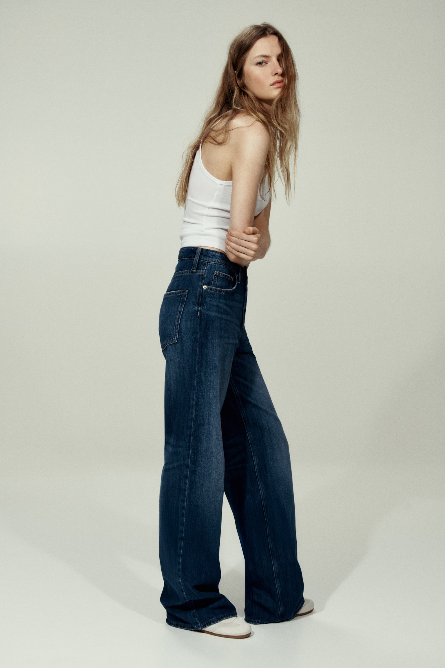 Wide High Waist Jeans - Tmavý denim blue/Černá/Tmavě šedá/Tmavý denim blue/Sepraná černá/Tmavý denim blue/Denim blue/Bílá/Světlý denim blue/Šedý denim/Denim v barvě námořnické modři/Denim blue/Denim blue/Šedá/Černá/Bílá/Světlý denim blue/Denim blue/Šedá - 3