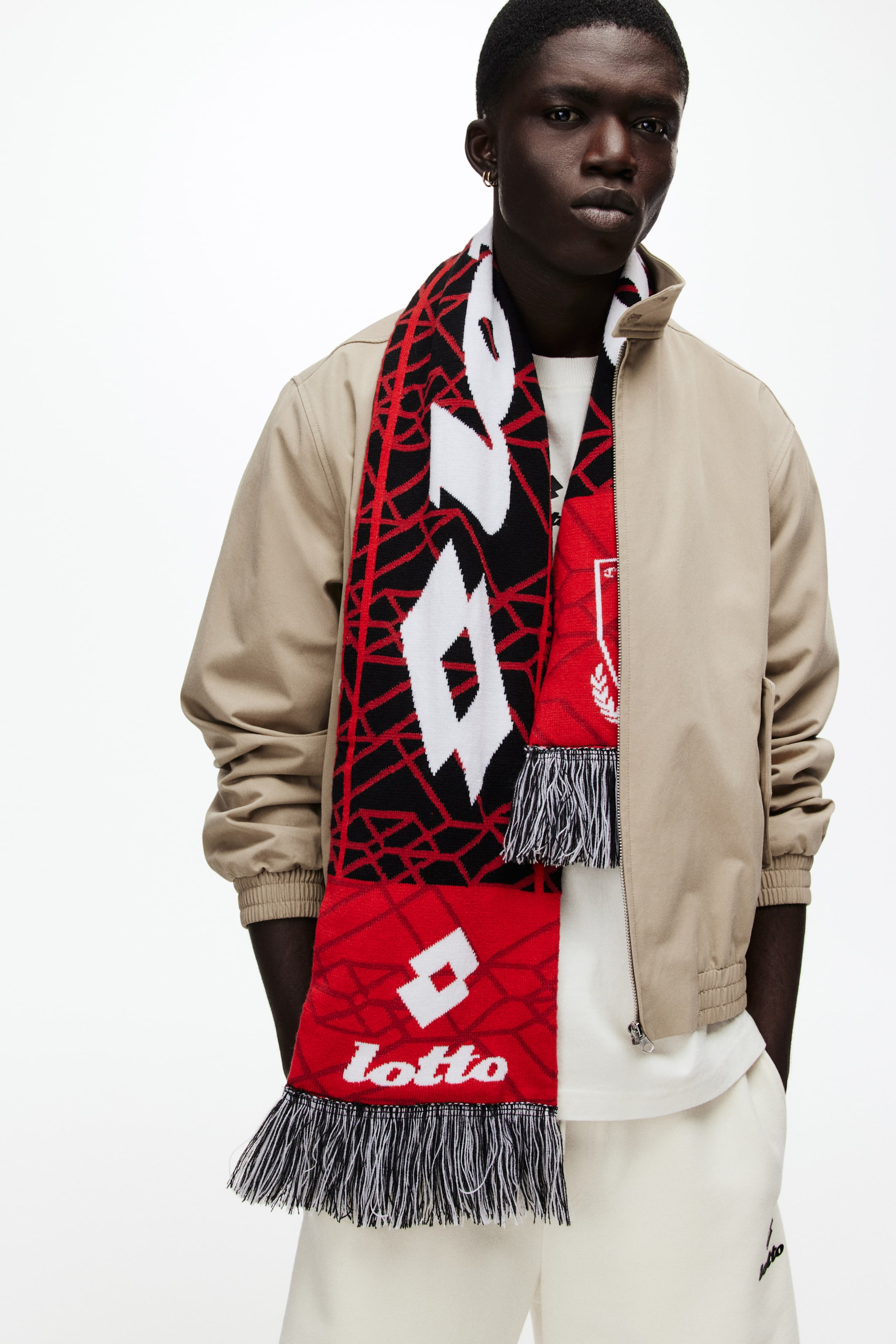  Jacquard-Knit Scarf