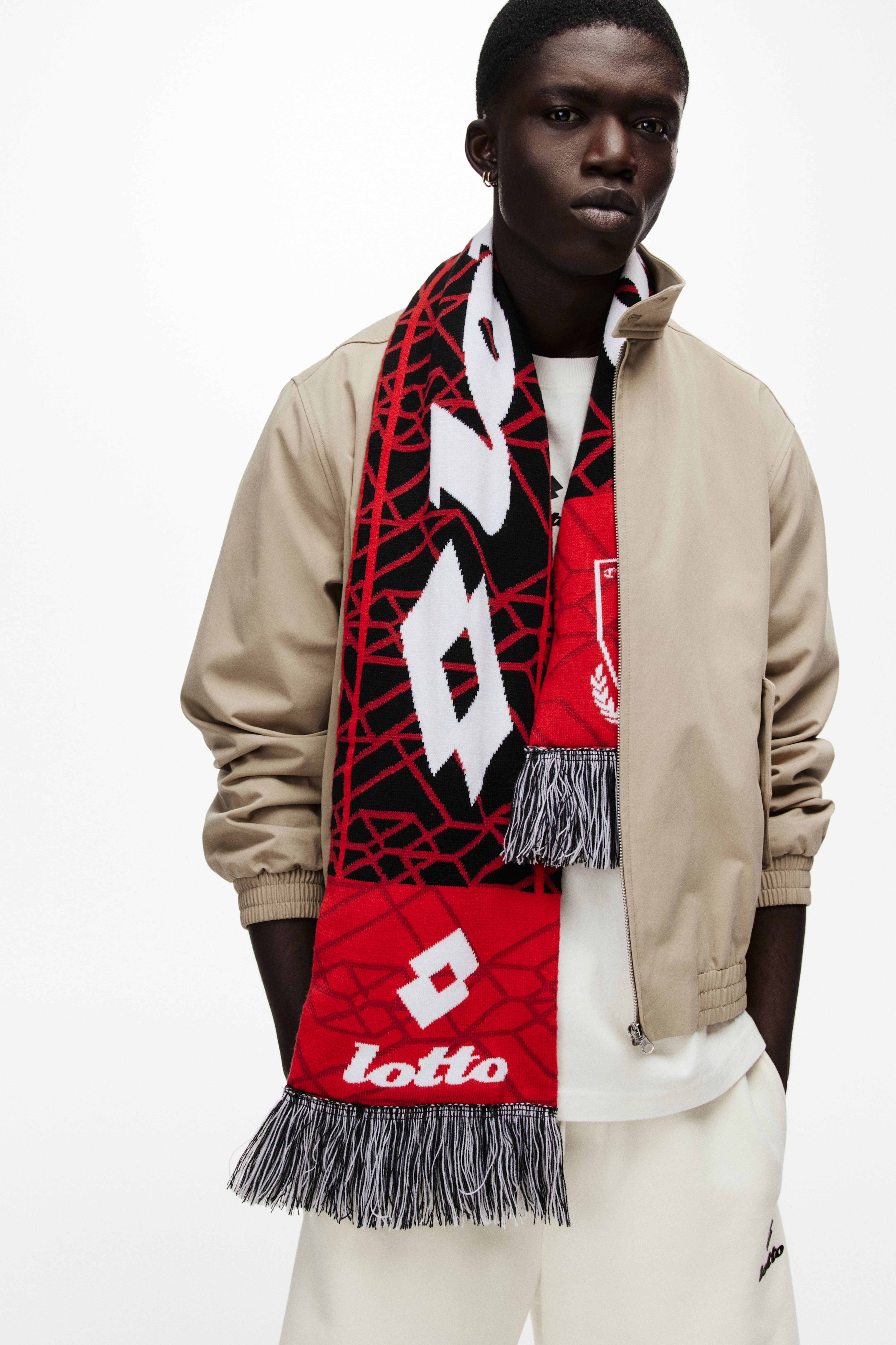  Jacquard-Knit Scarf