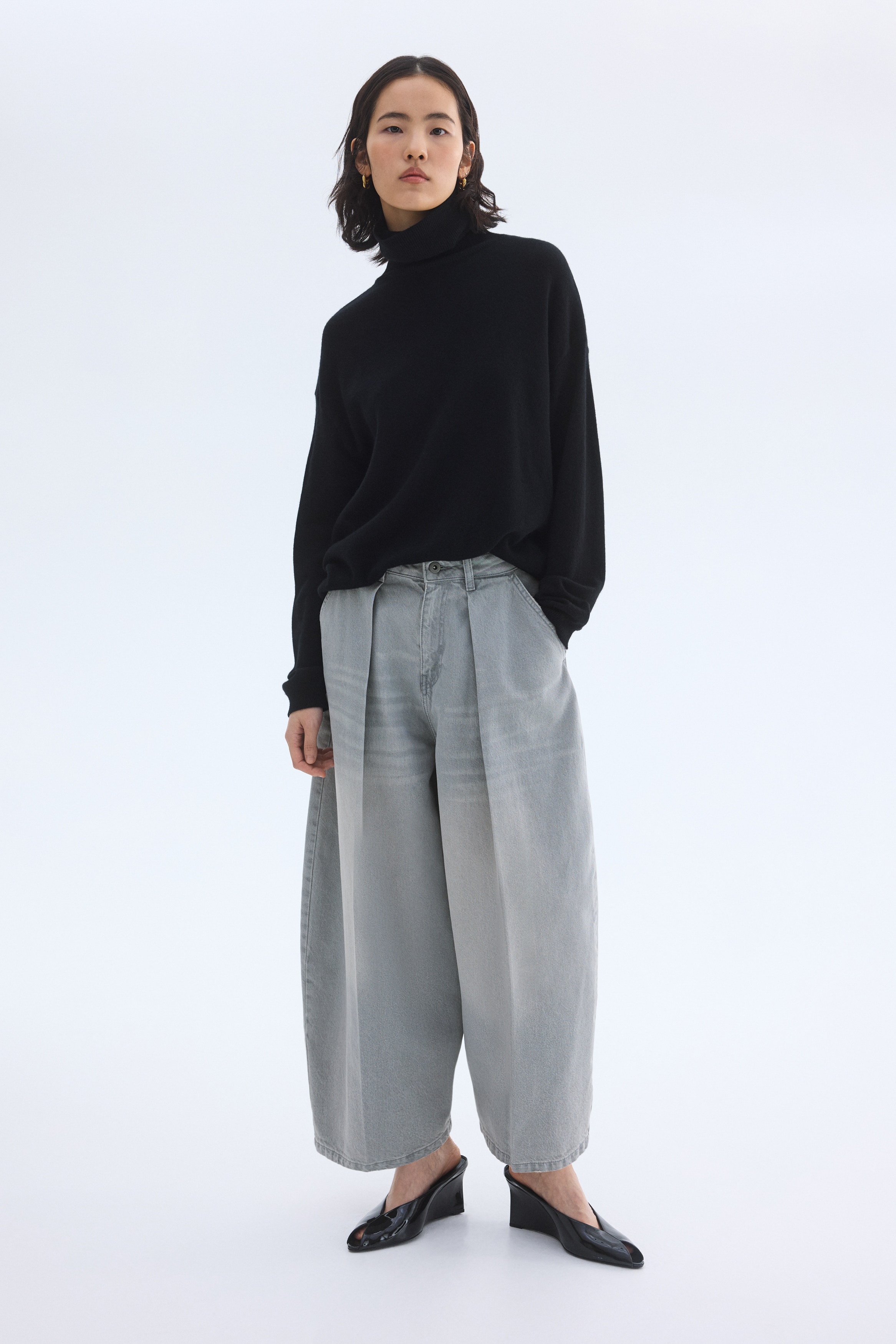 Barrel Leg Regular Waist Jeans - Light denim grey