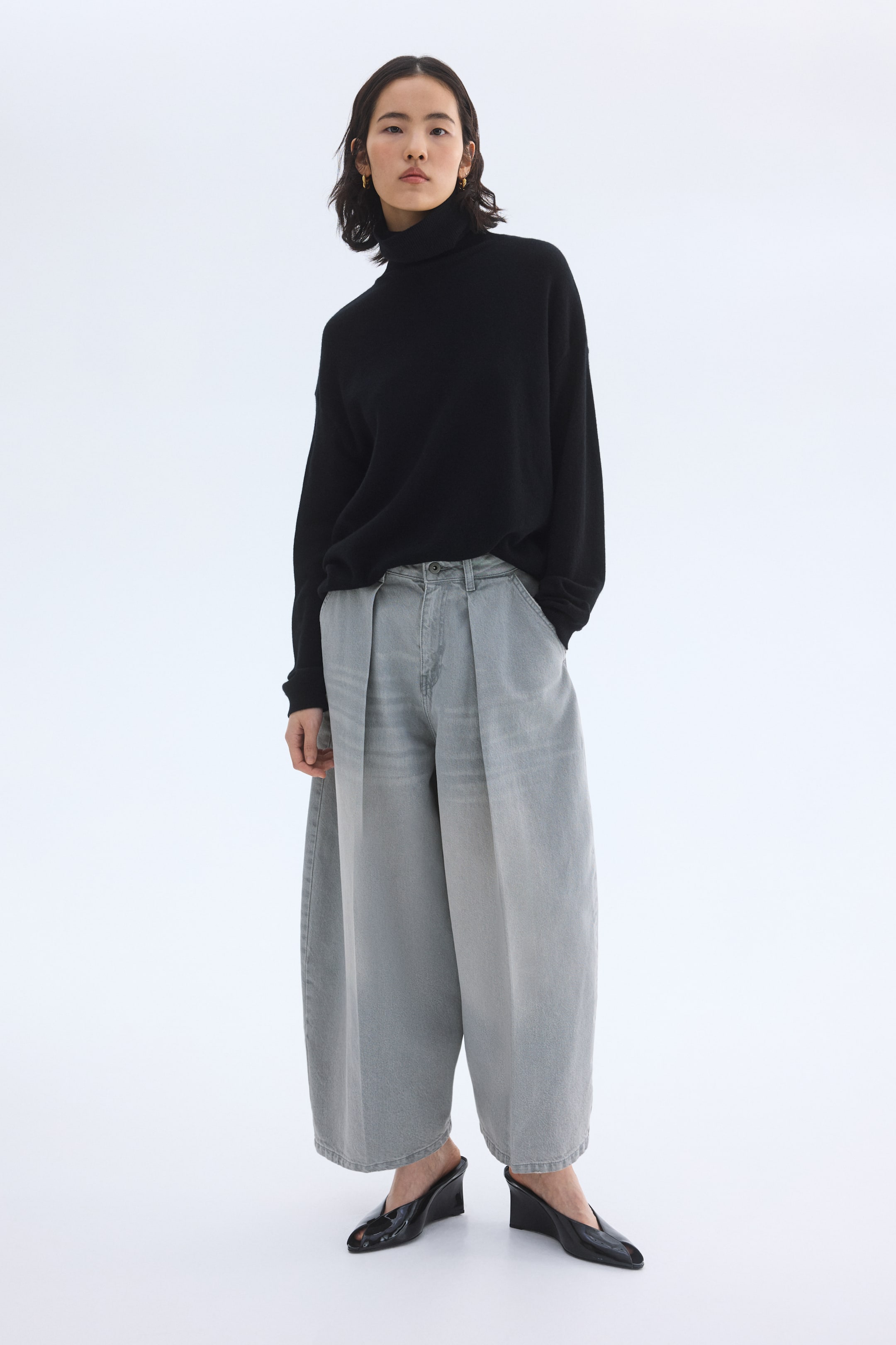 Visa större bild: Barrel Leg Regular Waist Jeans - Ljus denimgrå - DAM | H&M SE 1