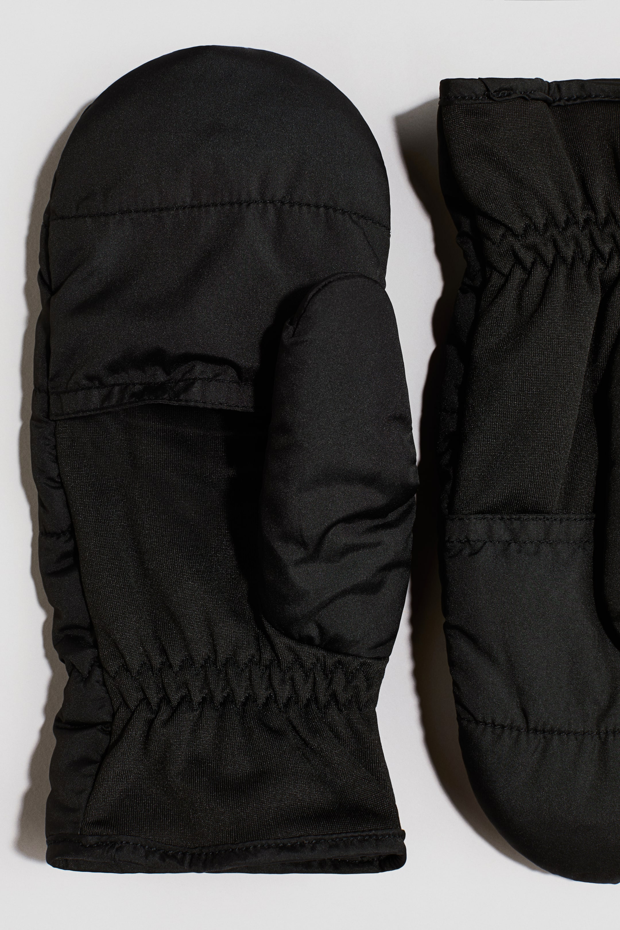 Nagyobb kép megtekintése: Water-repellent padded mittens - Fekete - GYEREK | H&M HU 2