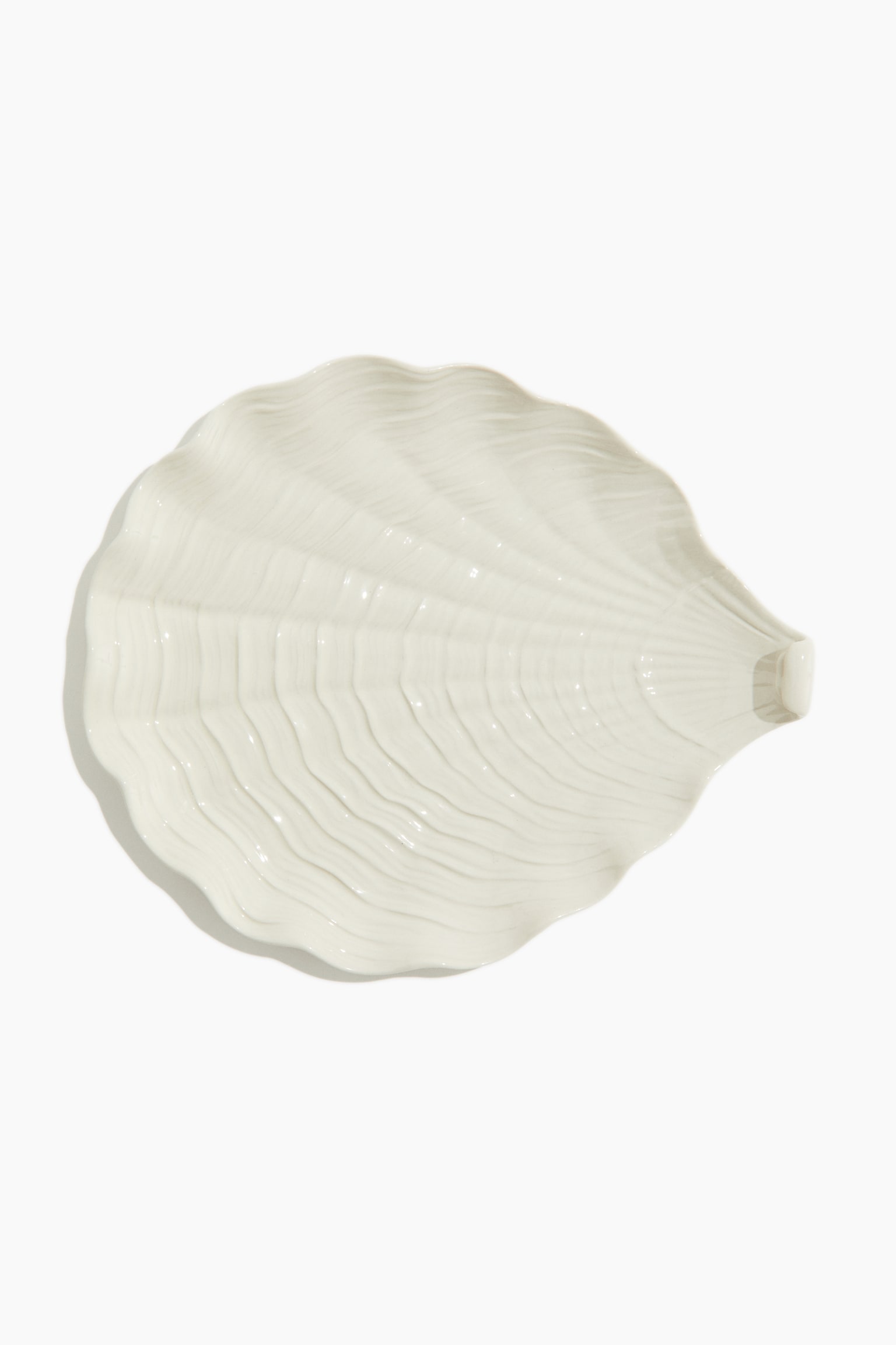 Shell-shaped serving plate - Natural white - 1