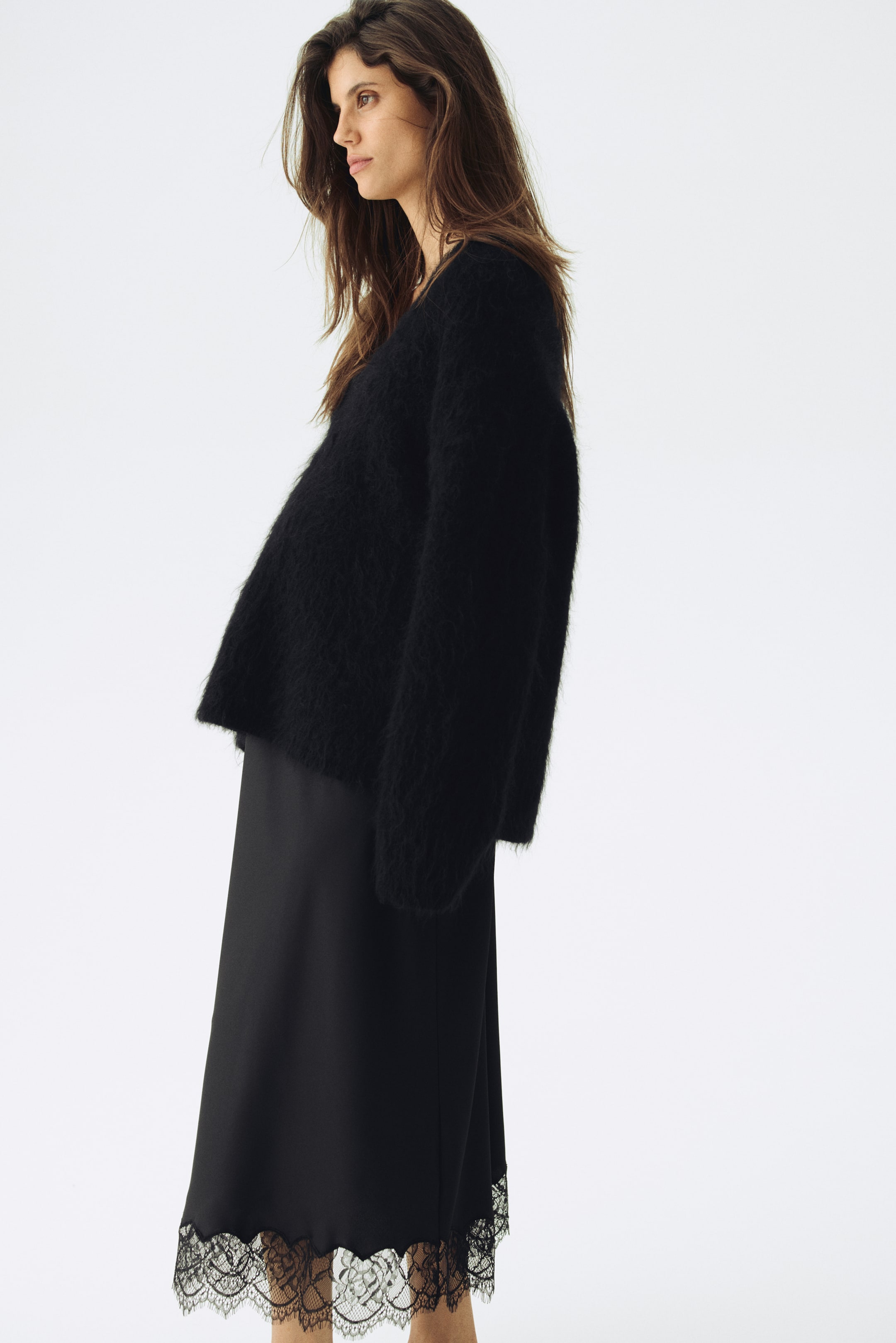 Zobraziť väčší obrázok: MAMA Lace-trimmed satin skirt - Čierna - ŽENY | H&M SK 3