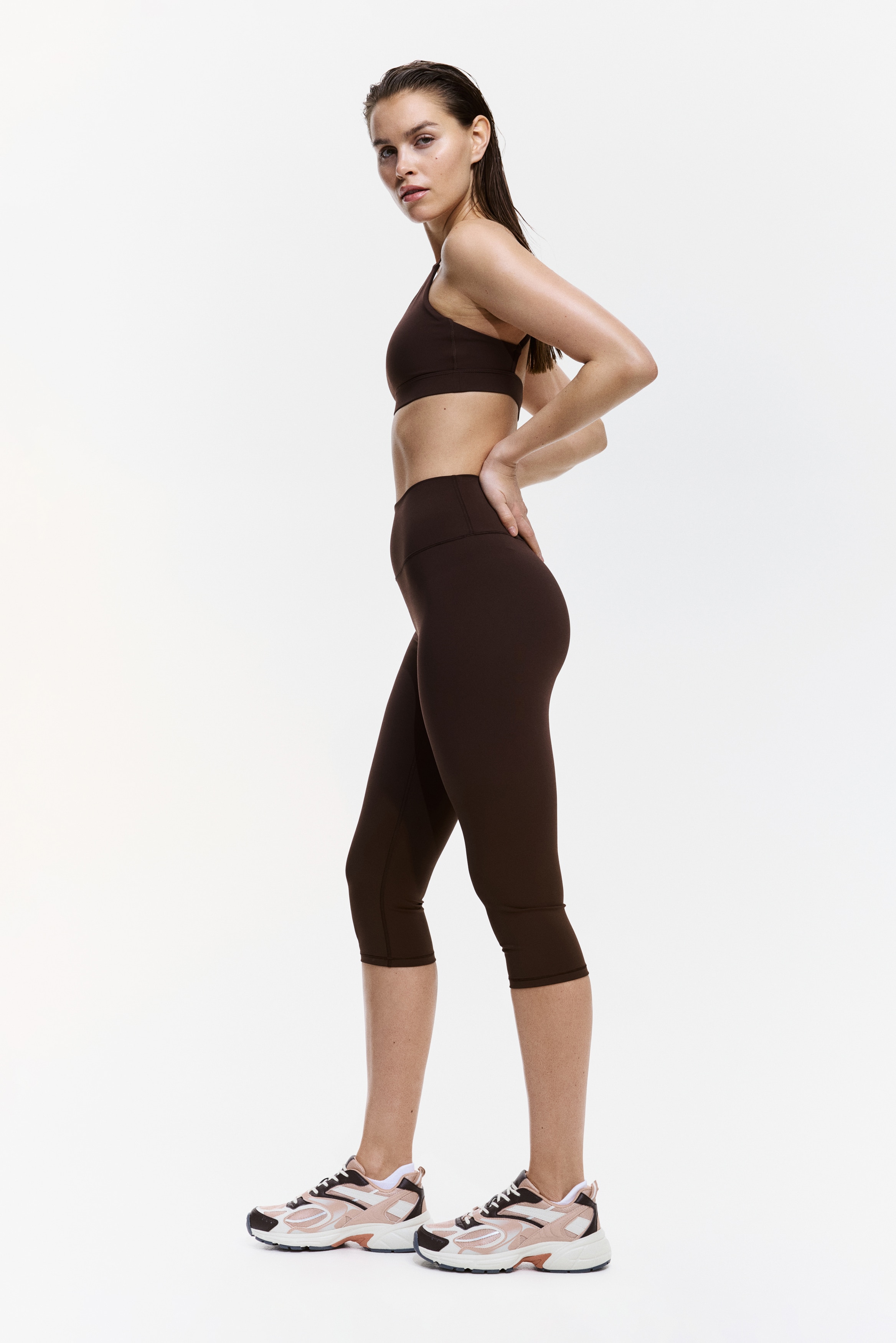Driekwart sportlegging met SculptMove™ - Warmbruin/Zwart