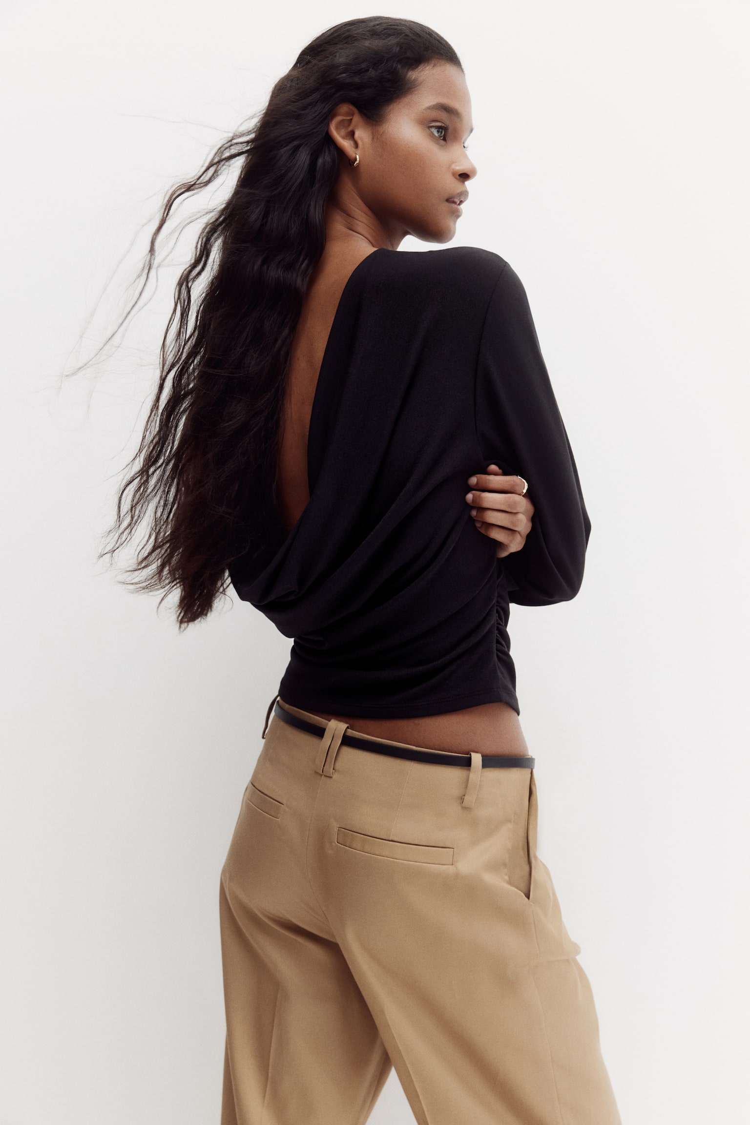 Женский топ H&M Cowl-Back Jersey, цвет: Чёрный — фото 2