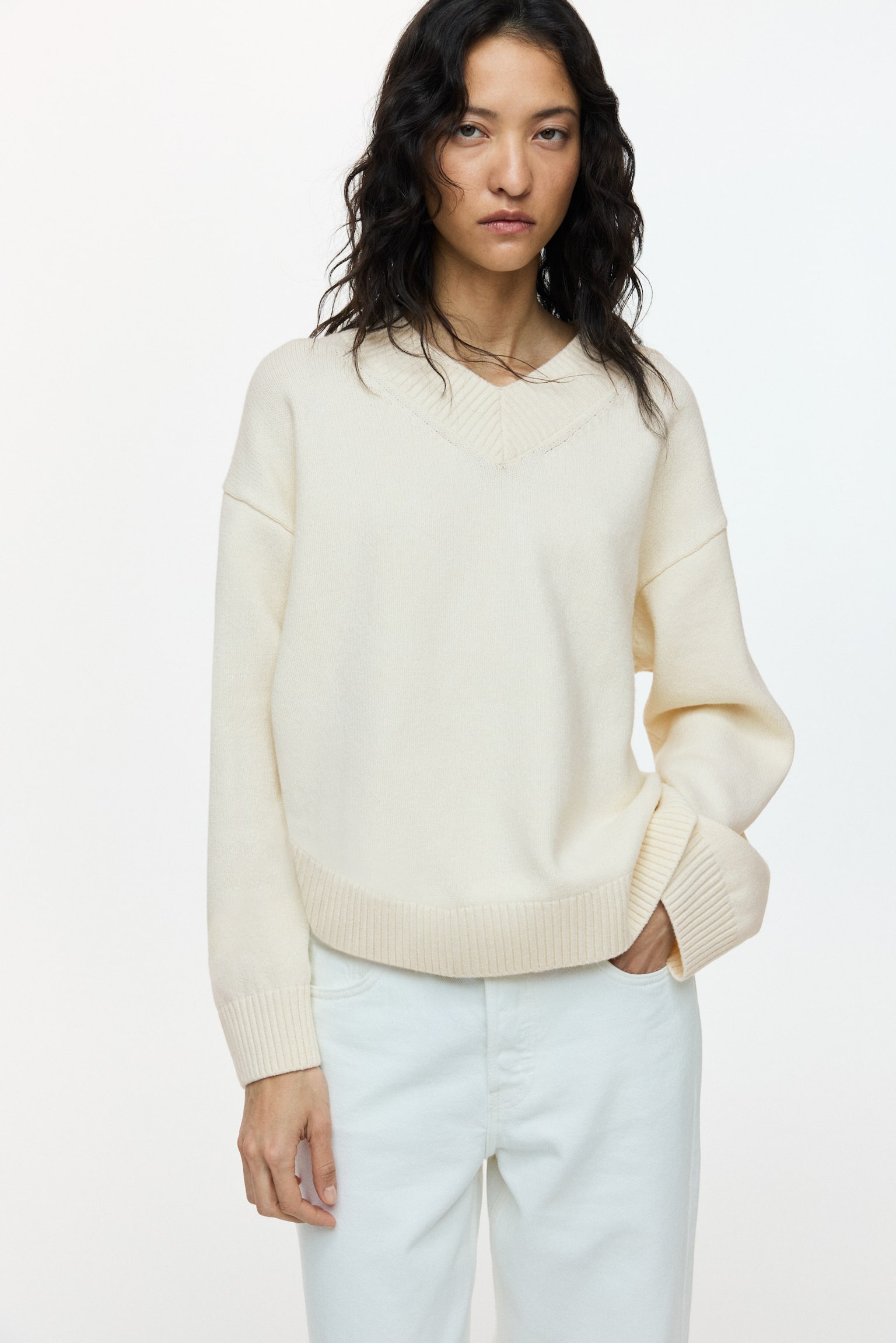 V-Neck Sweater - Cream/Black/Light yellow/Taupe/Dark green - 2