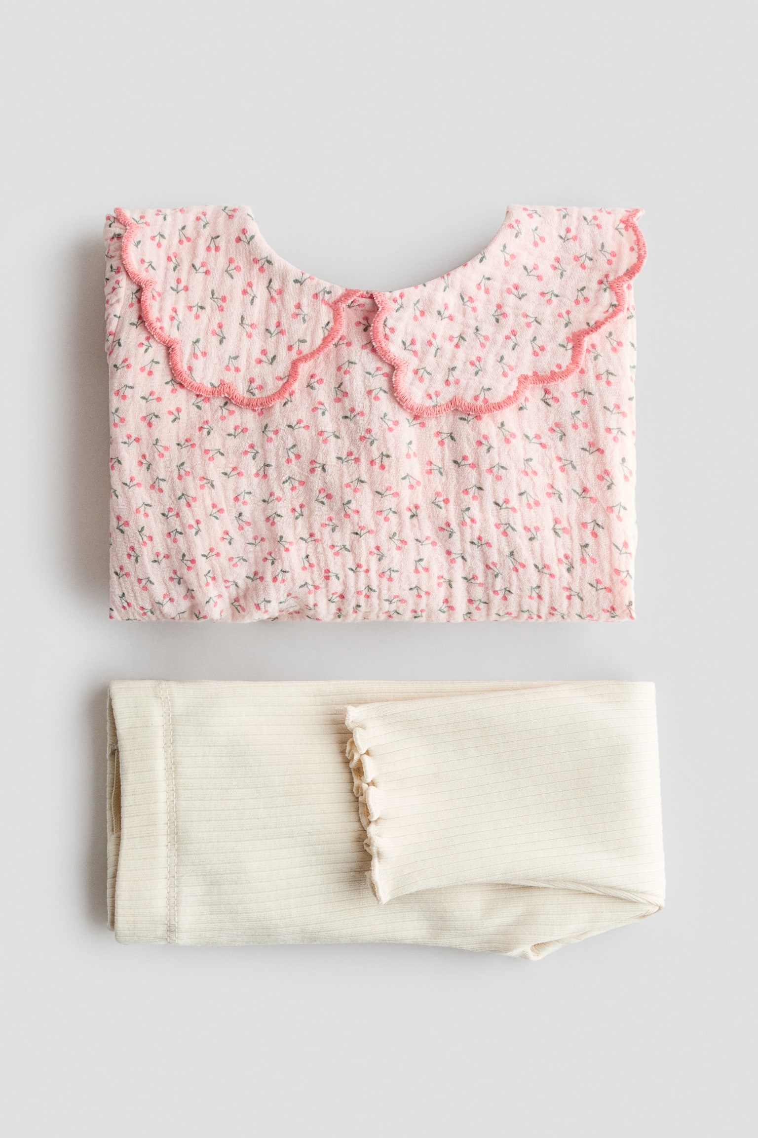 2-piece blouse and leggings set - Light pink/Cherries/Light pink/Floral/Light beige/Hearts - 2