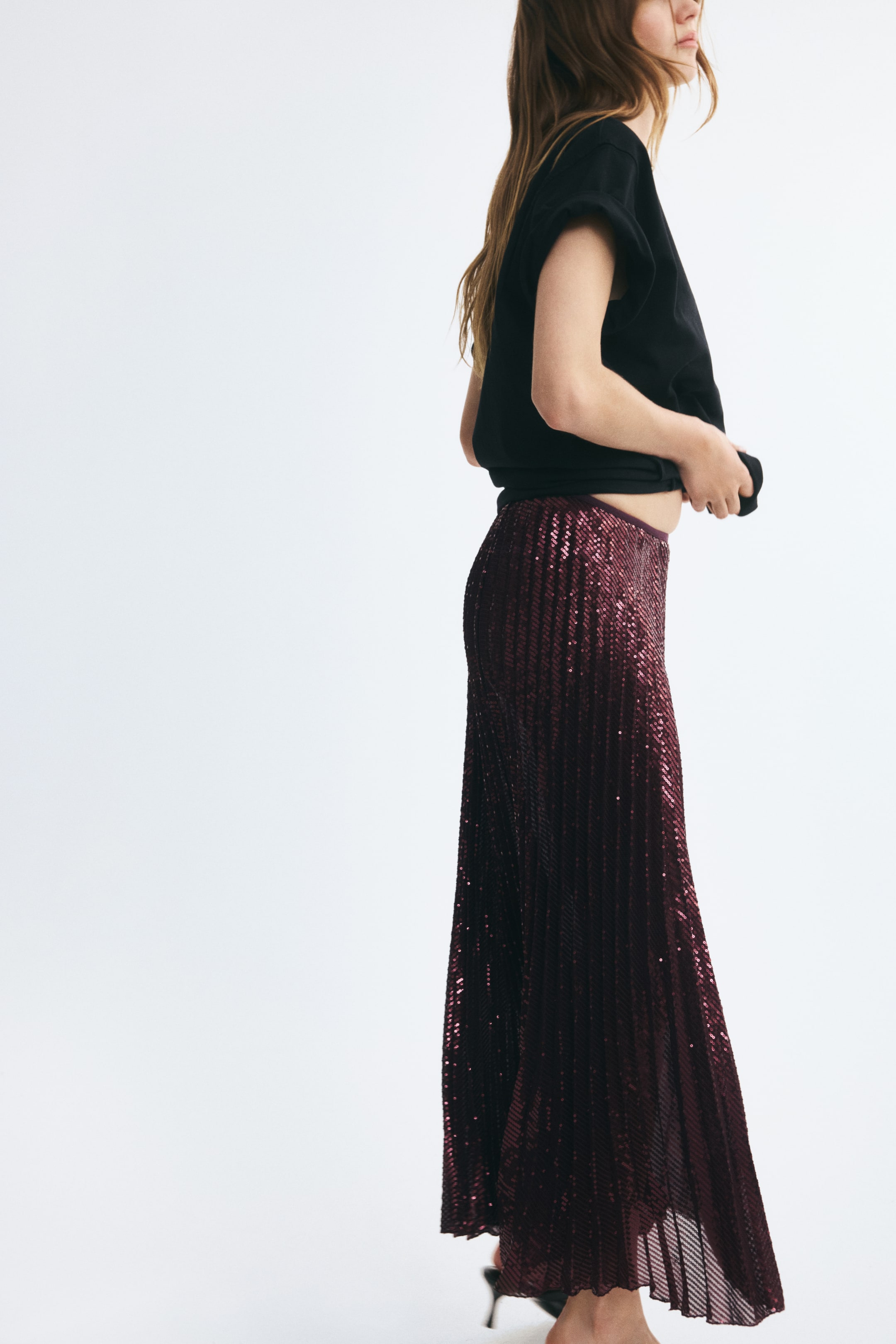 View larger image: Sequined plissé skirt - Dark plum purple - Ladies | H&M 1