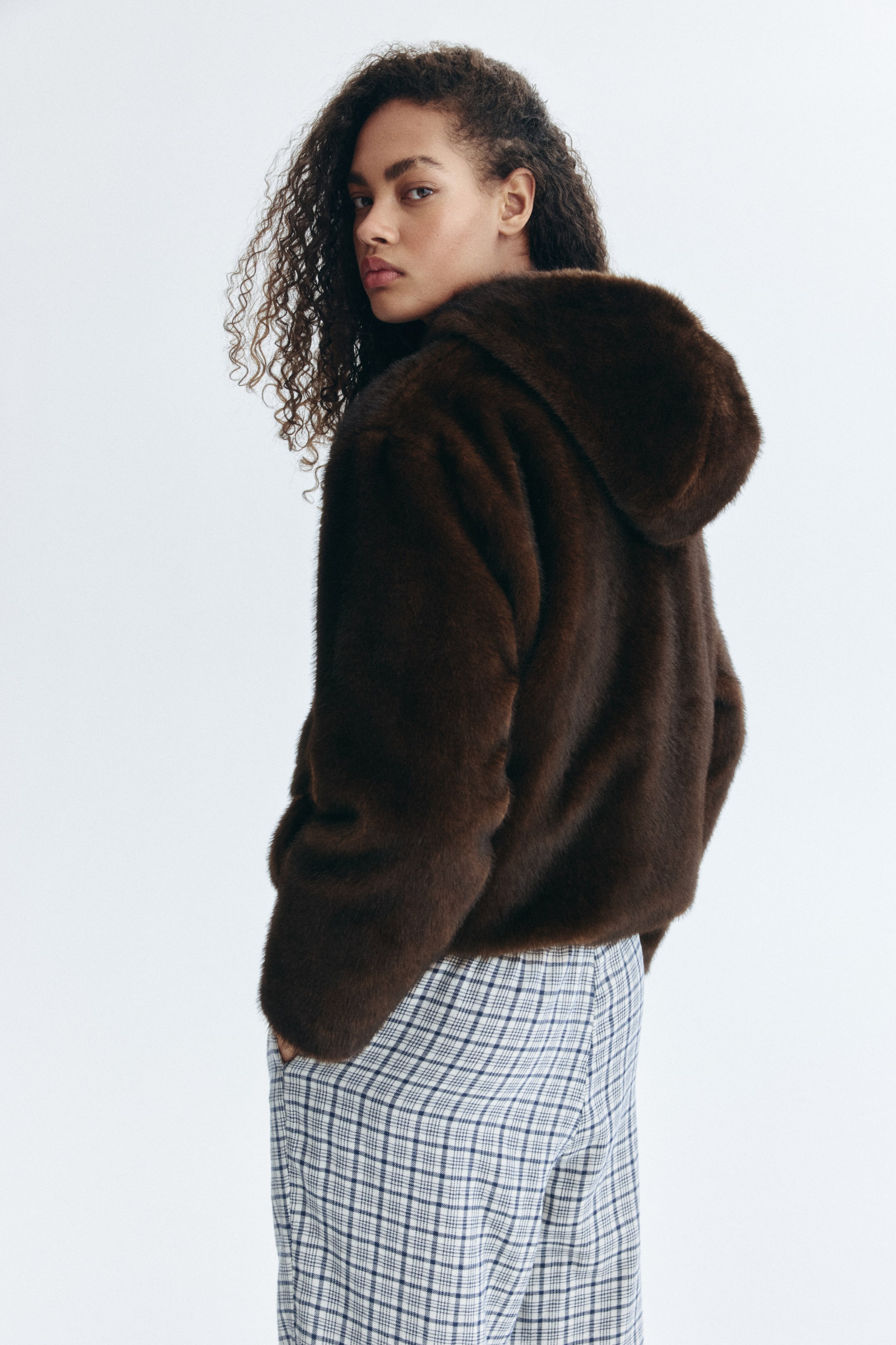 Grotere afbeelding bekijken: Fluffy jack - Dark brown - DAMES | H&M NL 4
