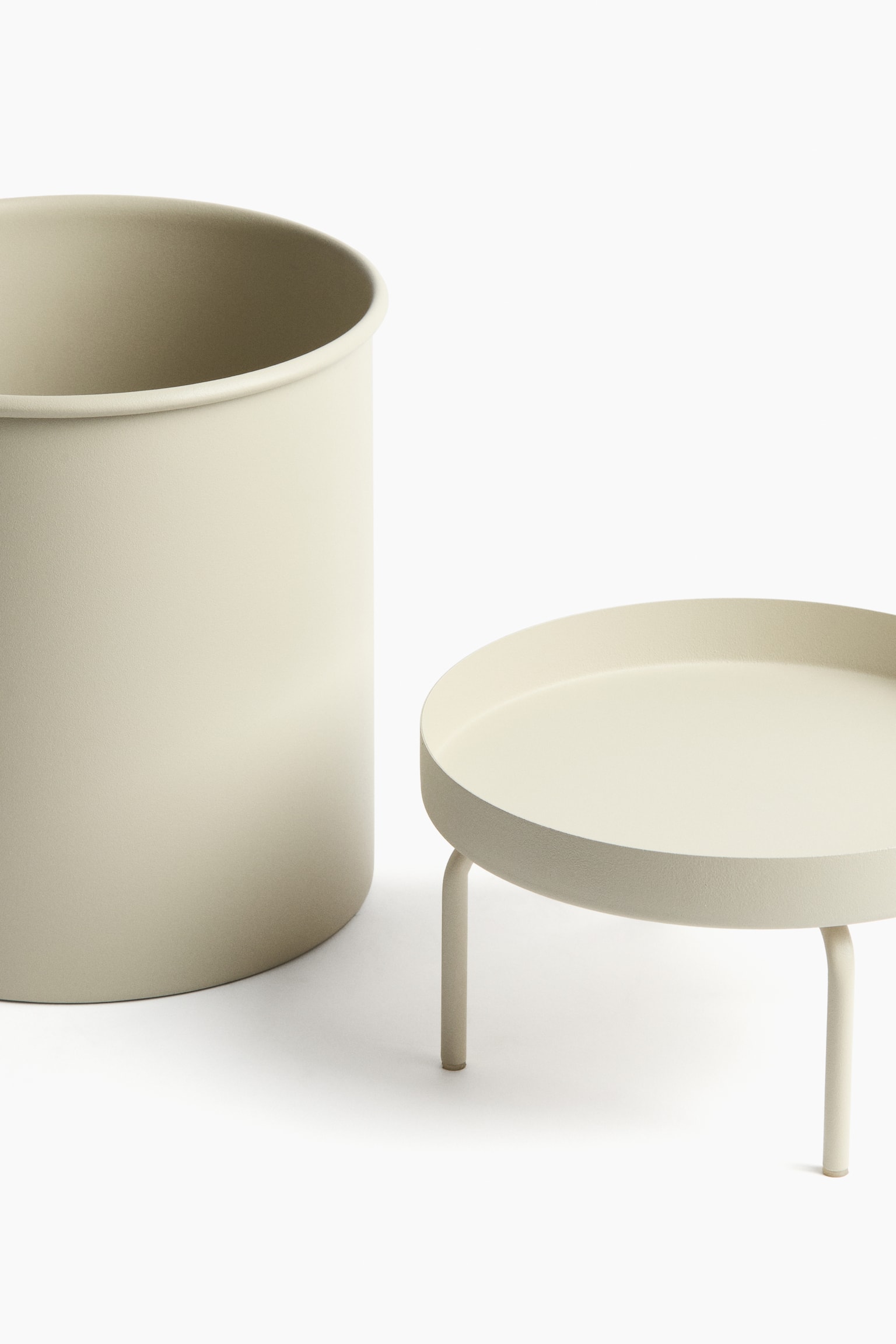 Large plant pot on a stand - 4