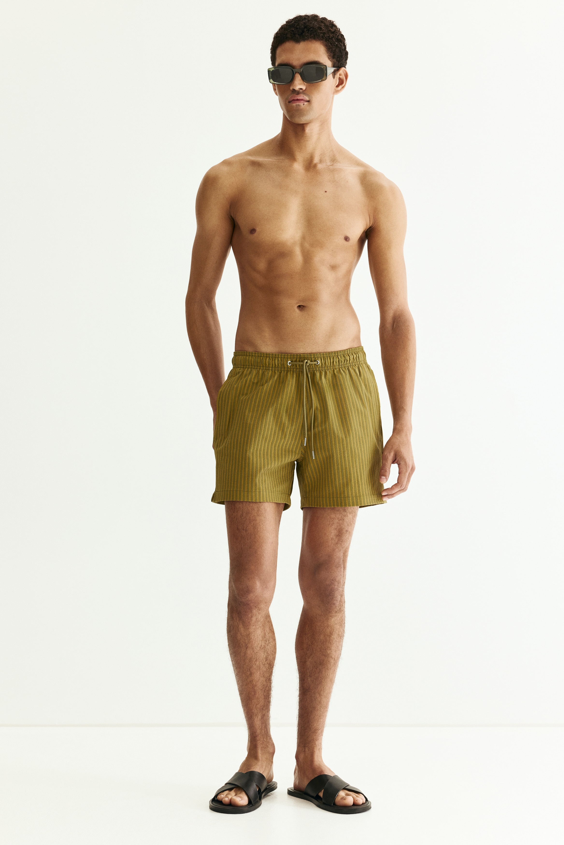 Men's Yellow/Green striped Seersucker swim shorts | H&M IN