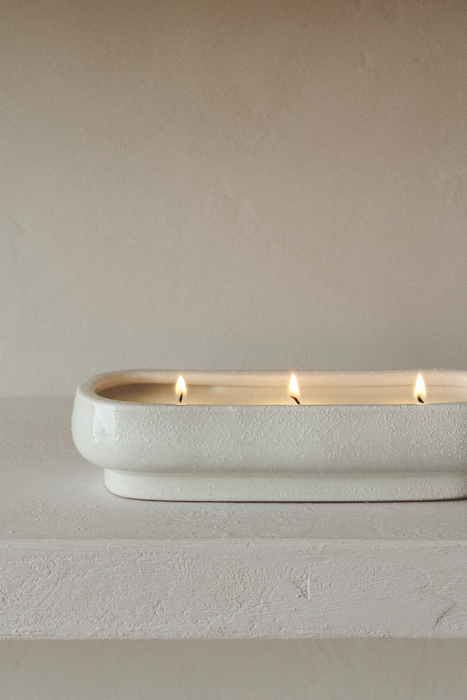 נר ריחני גדול בניחוח צמחים - לבן/Citronella Leaves - 2