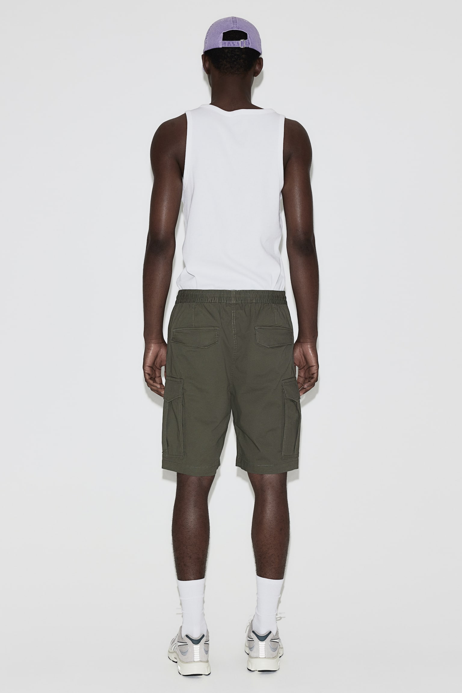 Regular Fit Twill Cargo Shorts - Khaki green/Black/Light beige/Dark grey - 7