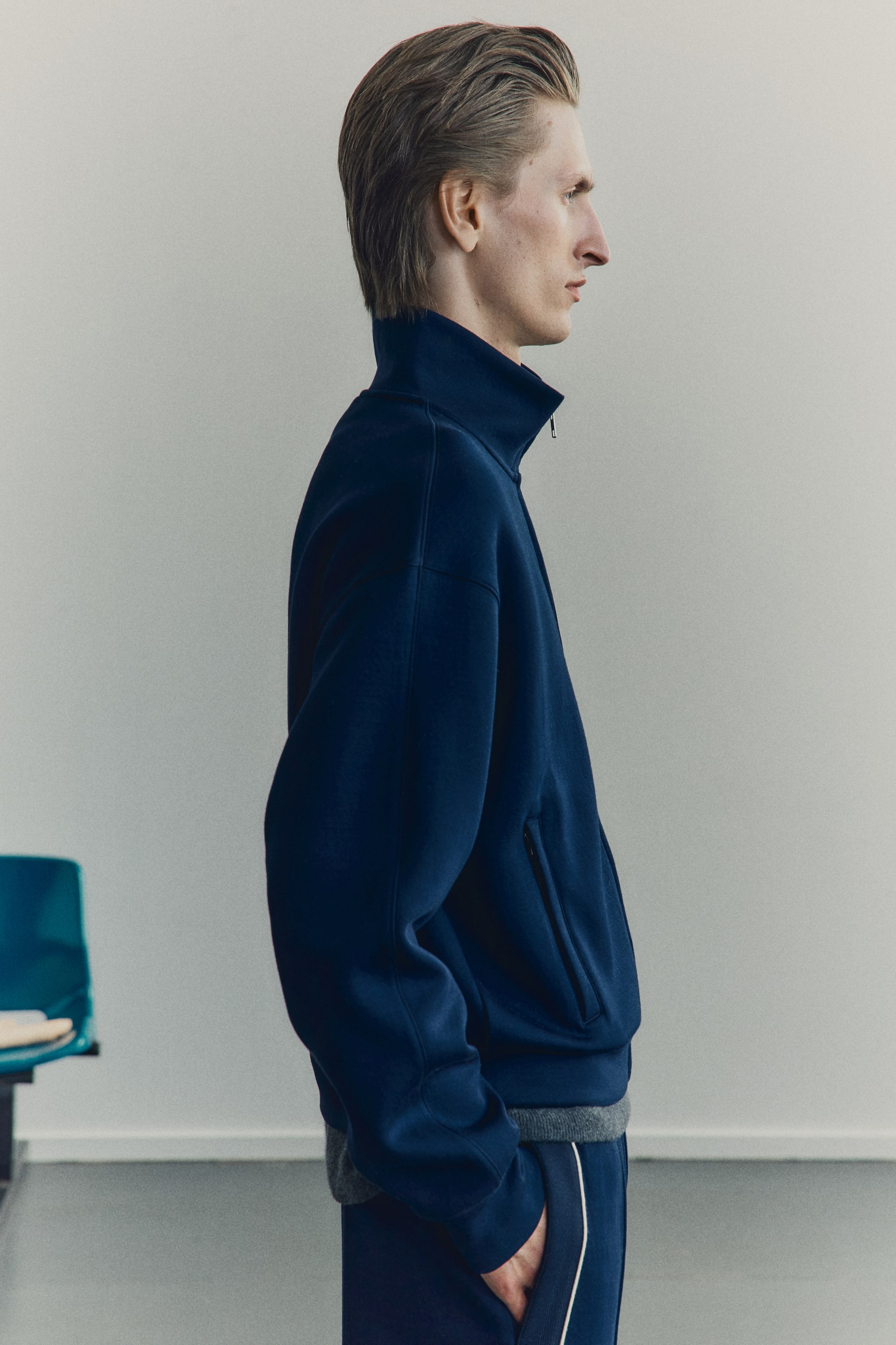 Größeres Bild anzeigen: Trainingsjacke aus Scuba in Loose Fit - Dunkelblau - Men | H&M AT 4