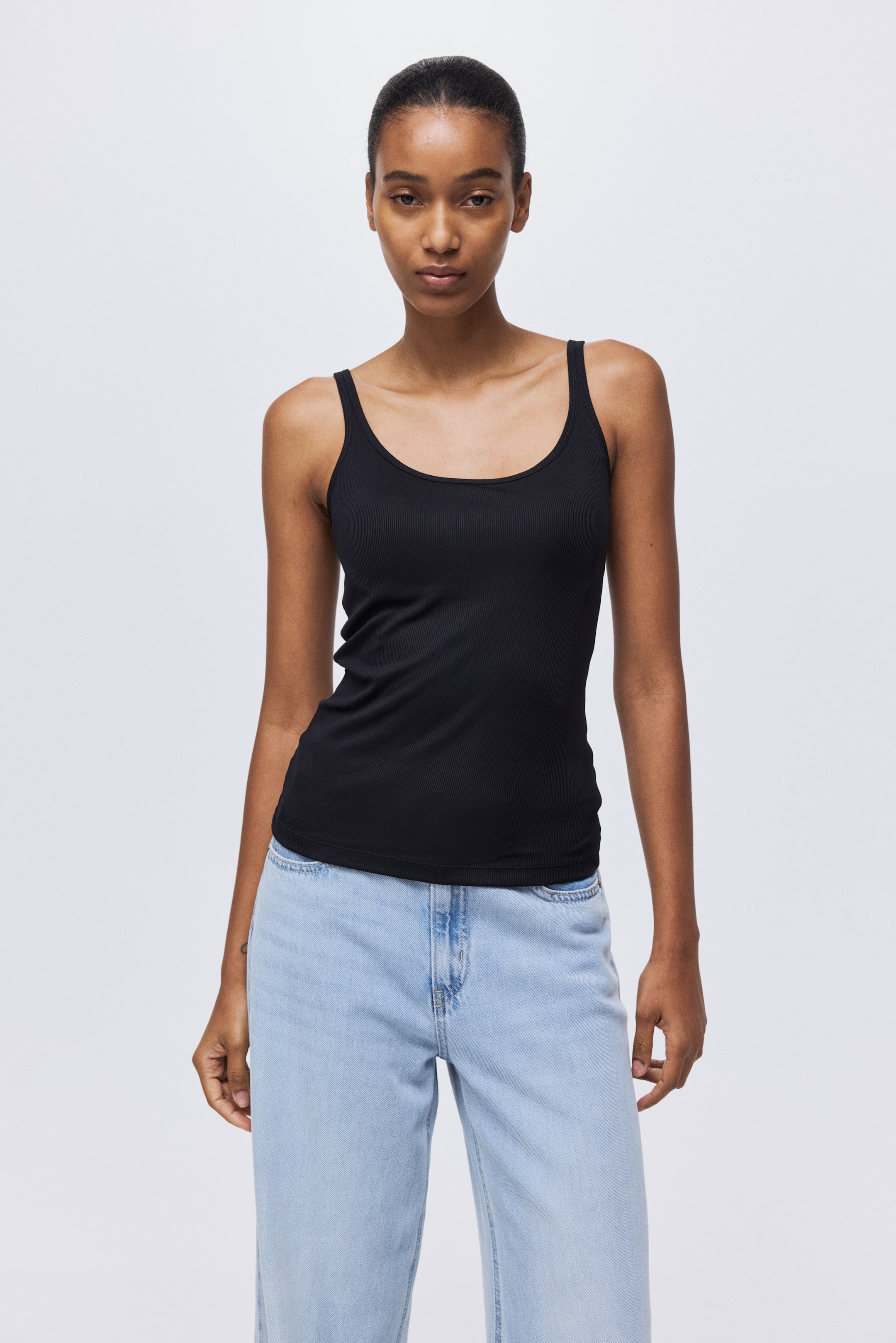 Xem ảnh lớn hơn: Áo ba lỗ liền áo ngực COOLMAX® - Màu đen - Ladies | H&M VN 2