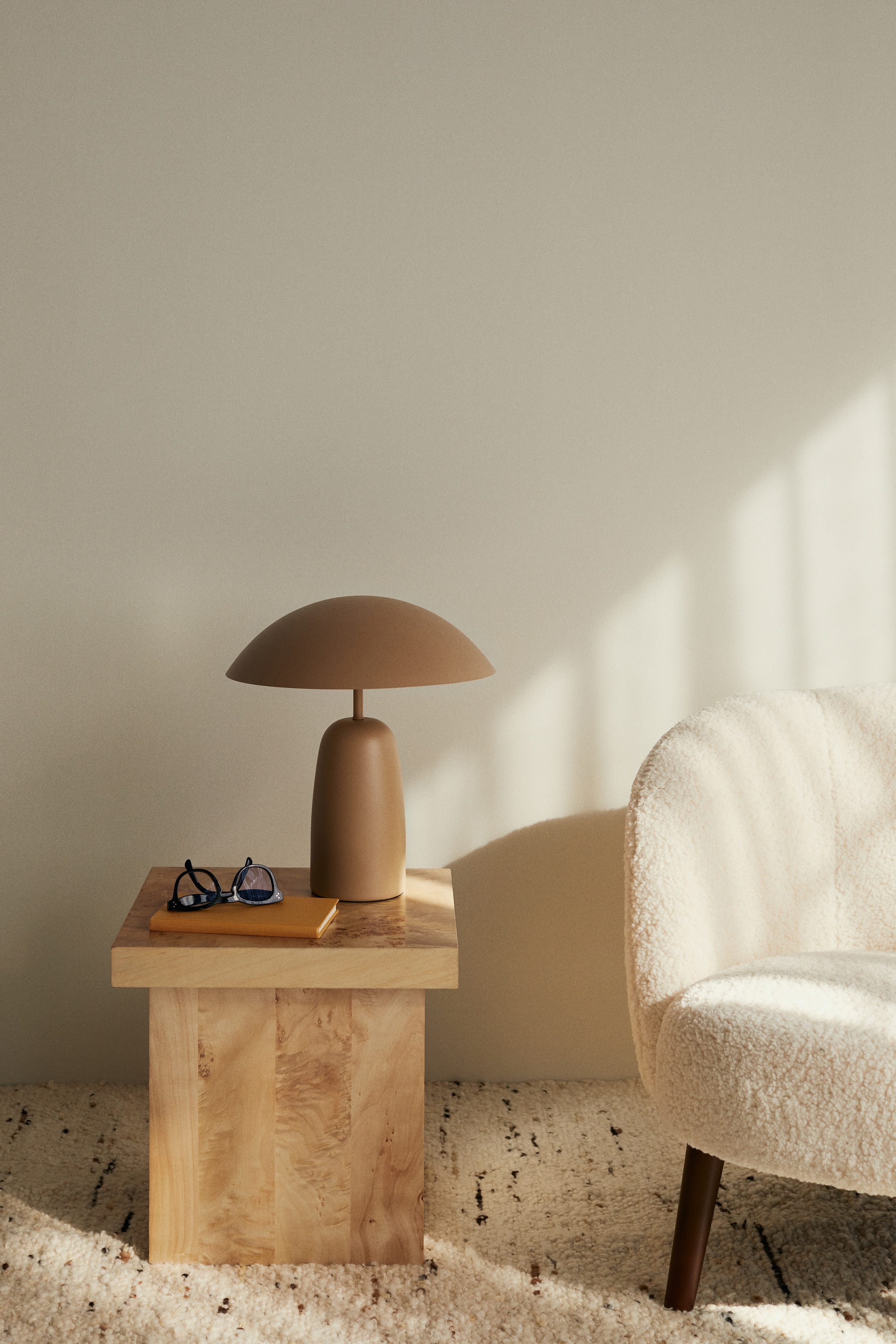 Bordslampa i metall - Kamel/Brun/Olivgrön/Ljusgul/Mörkröd