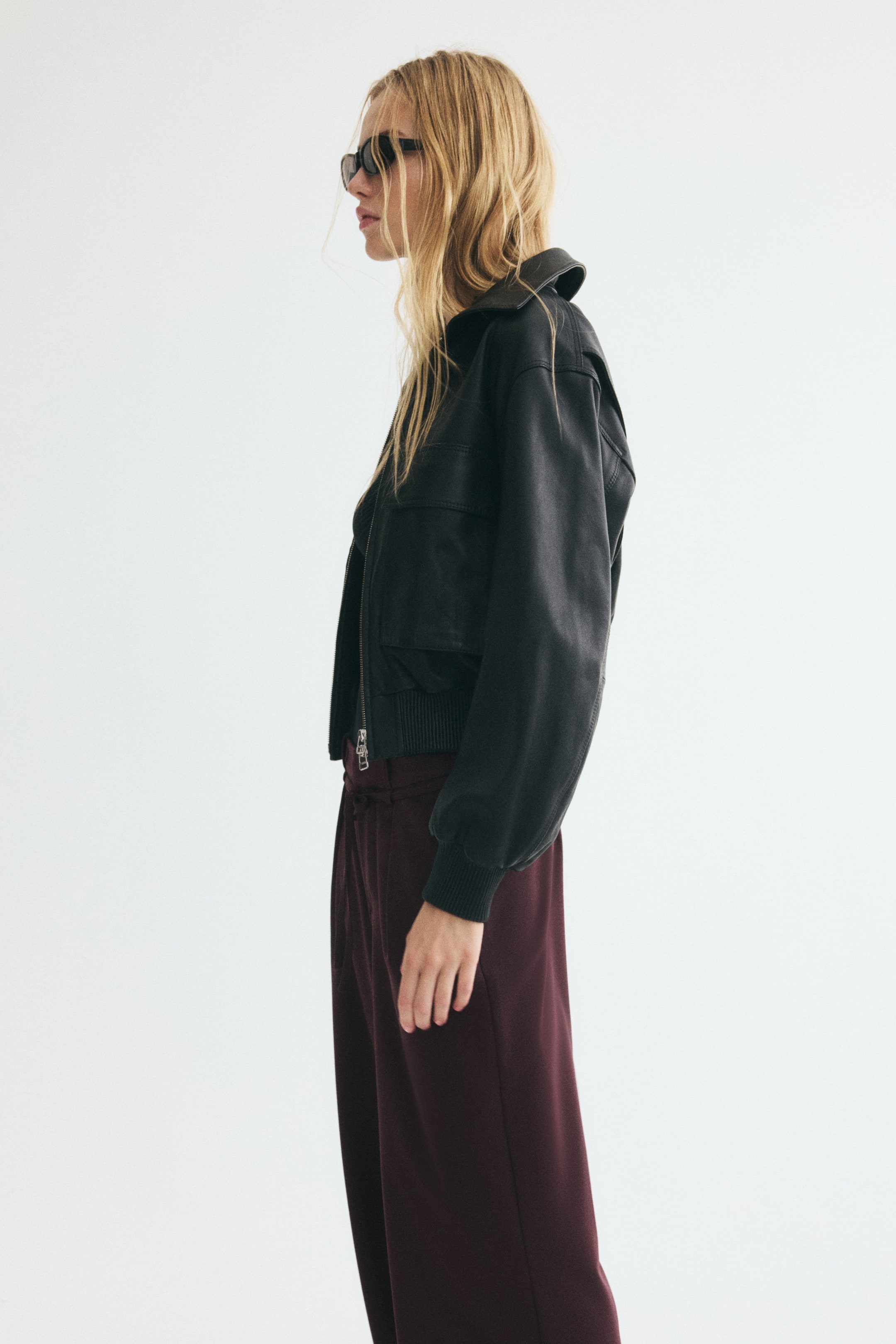 Pantalon à pinces avec ceinture nouer