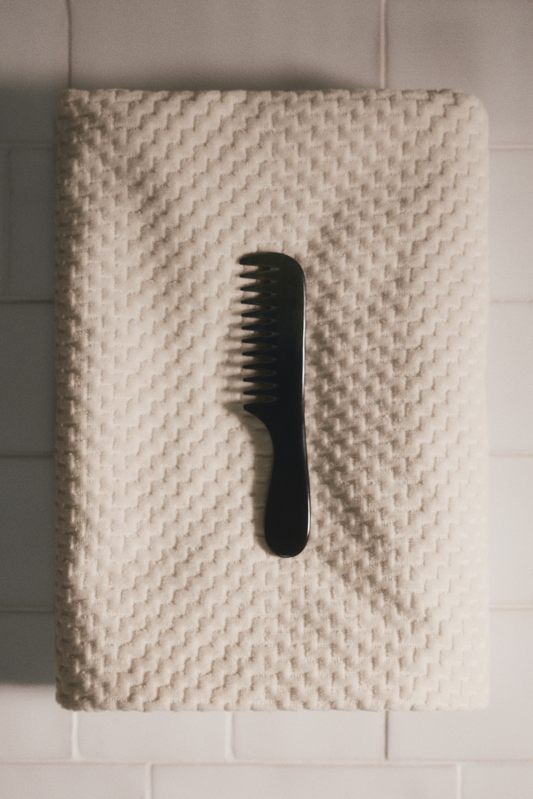 View larger image: Textured bath towel - Cream - Home All | H&M 1