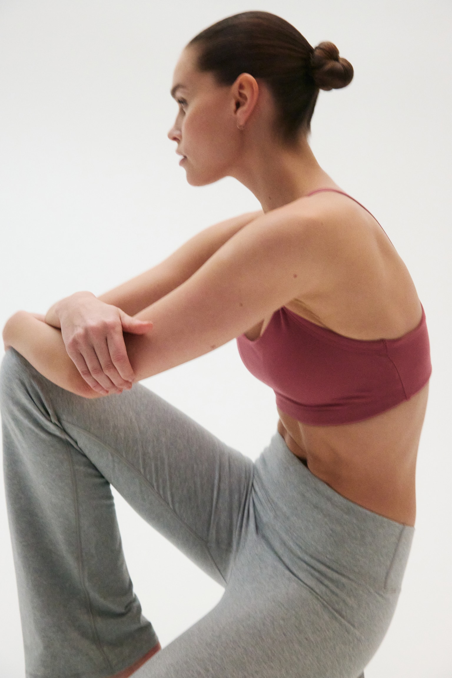 Спортивний бюстгальтер Medium Support SoftMove™ - Світло-гранатовий/Чорний/Теплий коричневий/Античний рожевий/Масляний жовтий/Темно-синій/Морозний бузковий/Коричневе кавове зерно/Темно-синій - 5