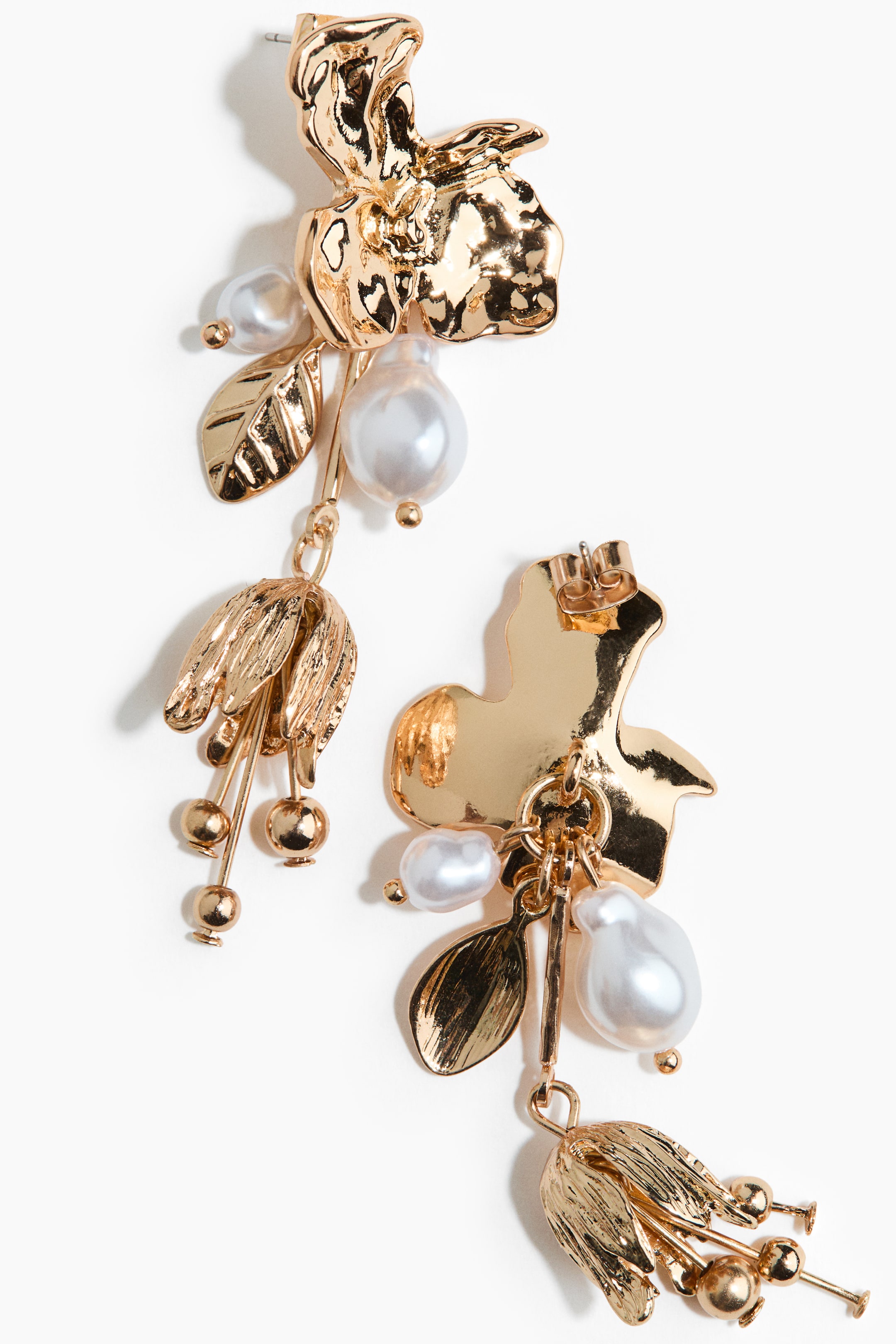 Flower-Shaped Pendant Earrings