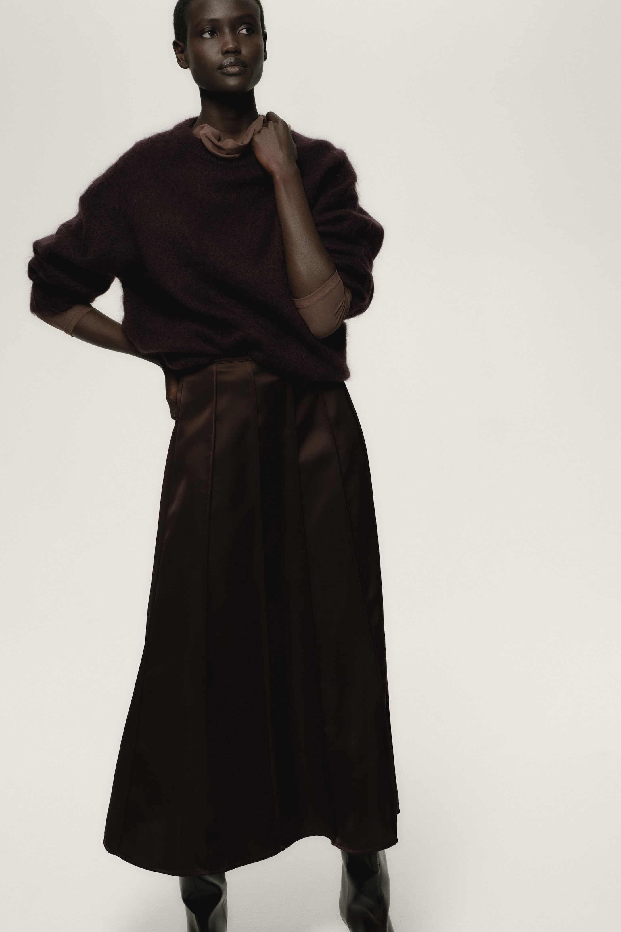 Visualizza immagine più grande: Gonna svasata in satin - Marrone scuro - DONNA | H&M IT 1