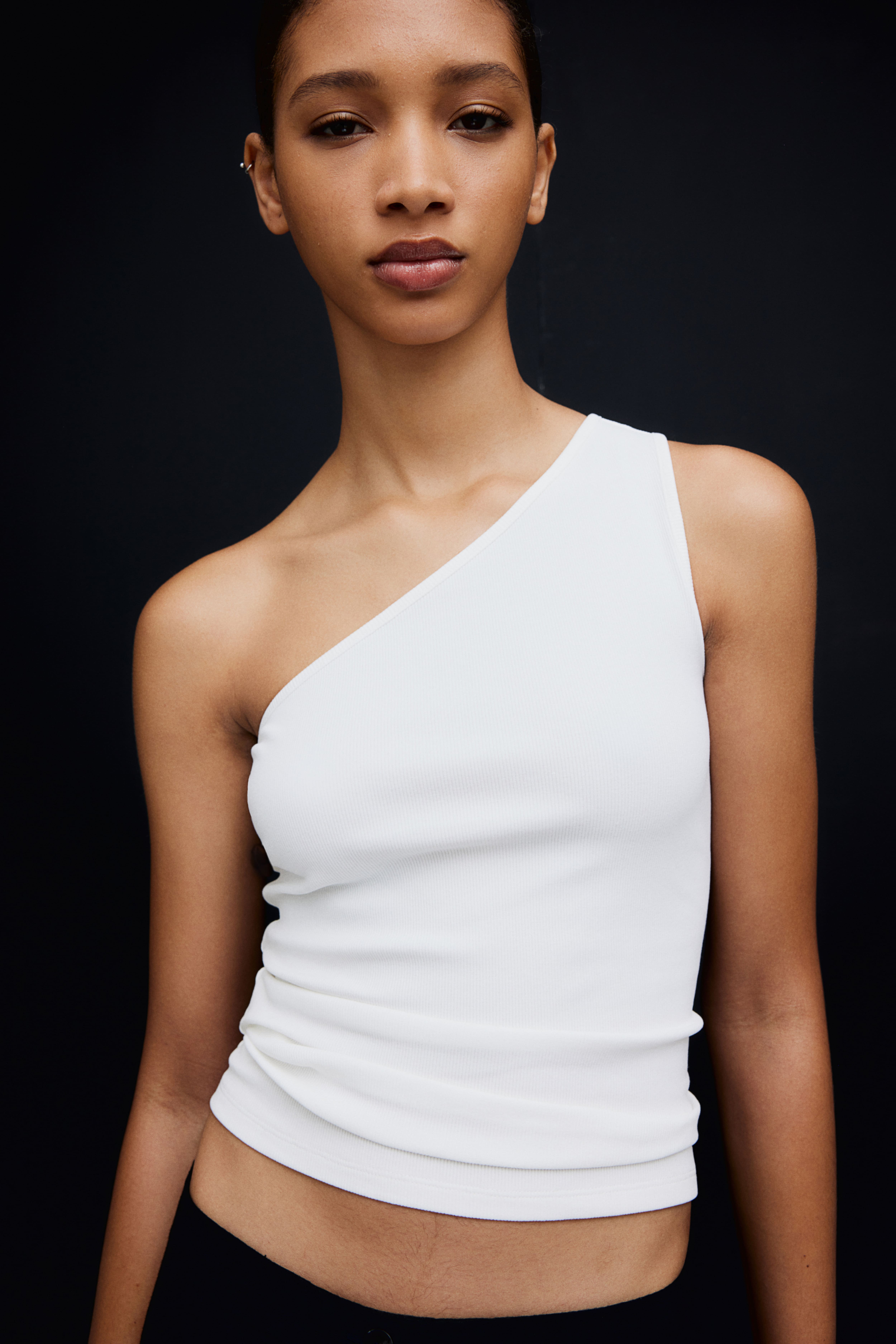 One-shoulder Top - Asymmetric Neckline - Sleeveless - White - Ladies | H&M  US