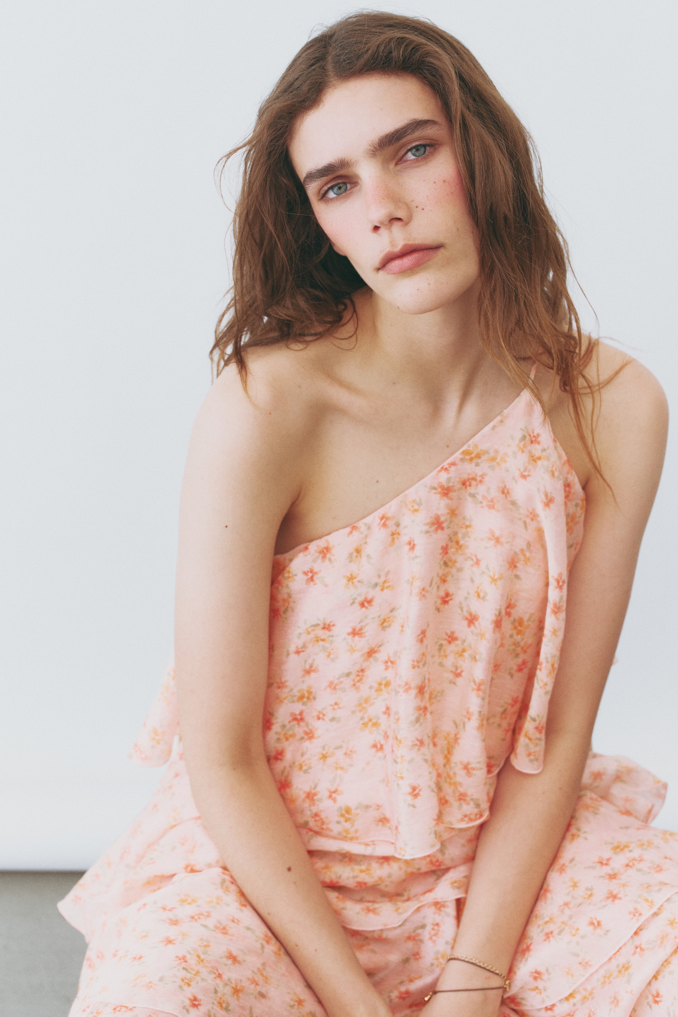 Women's Light pink/floral Tiered One-Shoulder Linen-Blend Dress | H&M US Women's Light pink/floral Tiered One-Shoulder Linen-Blend Dress | H&M US
