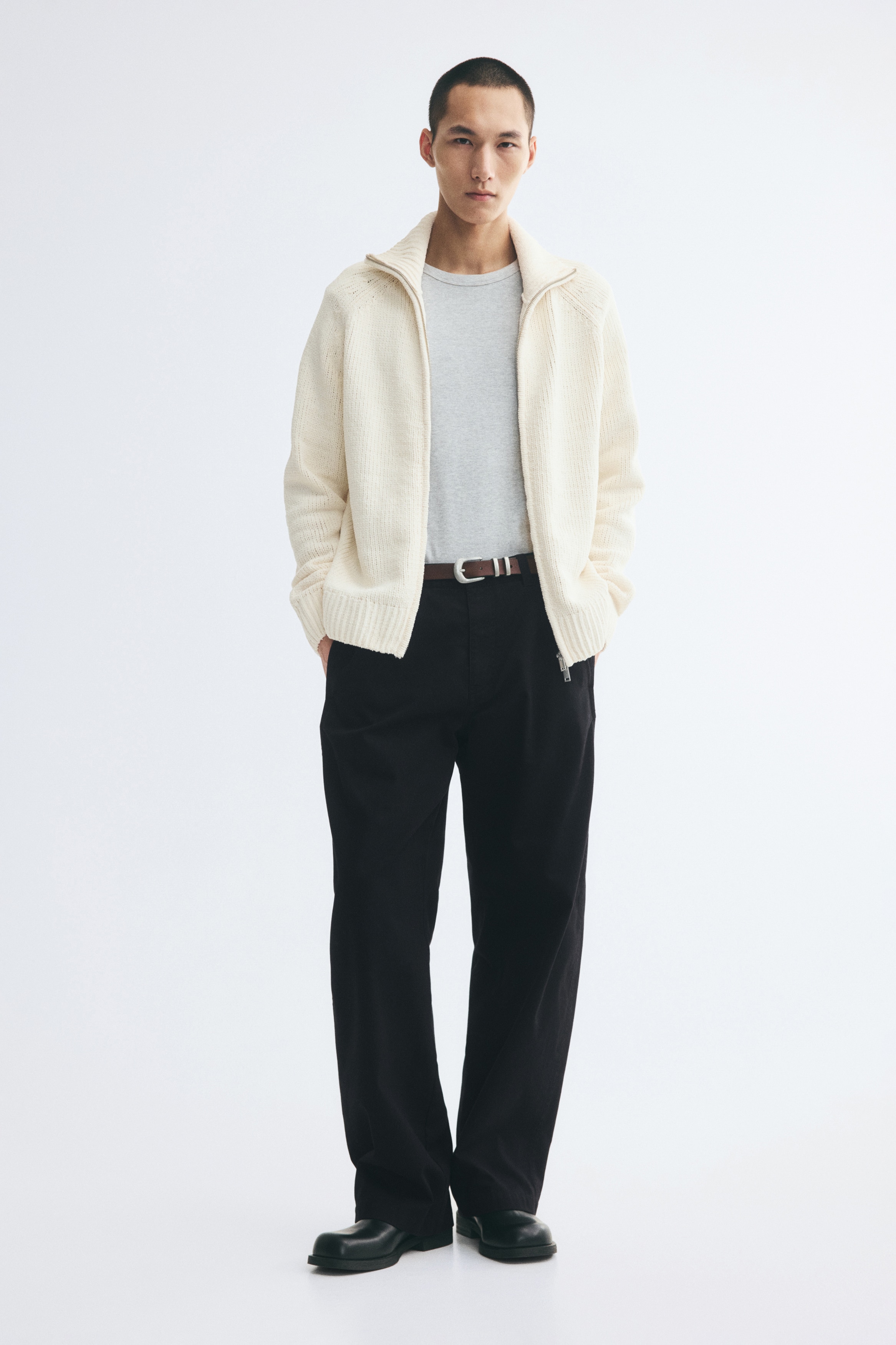 Čino pantalone zaobljenih nogavica Relaxed Fit - Crna/Bež