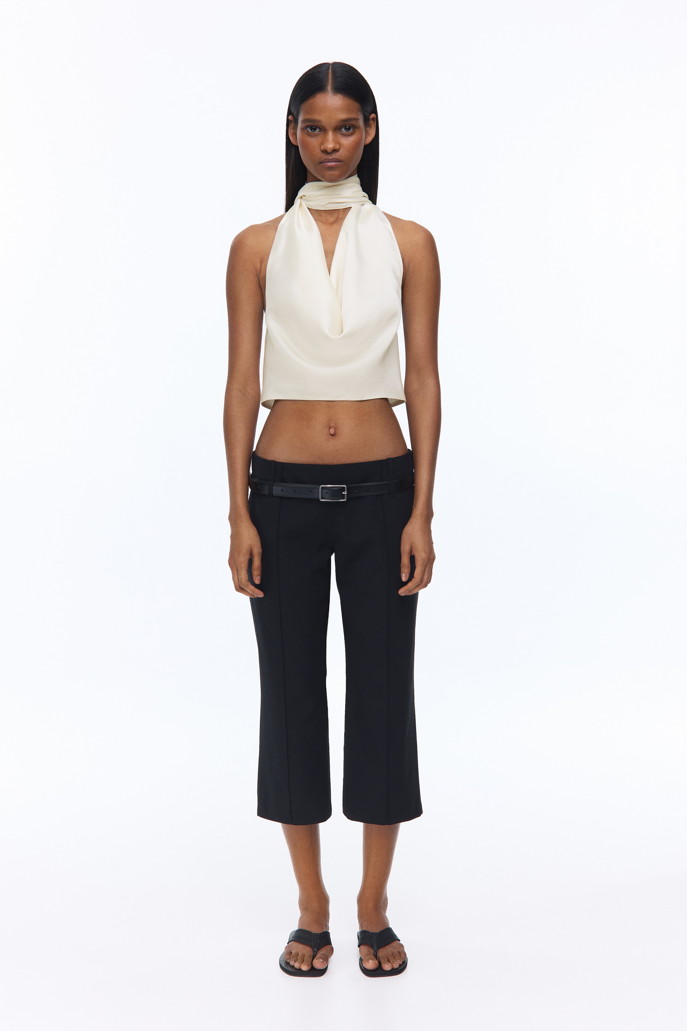 Top cropped halter de satén - Beige claro