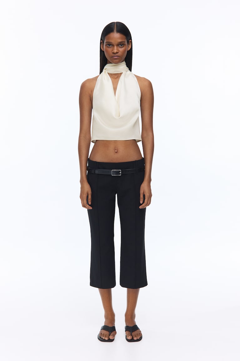 Satenski krop top s halter izrezom