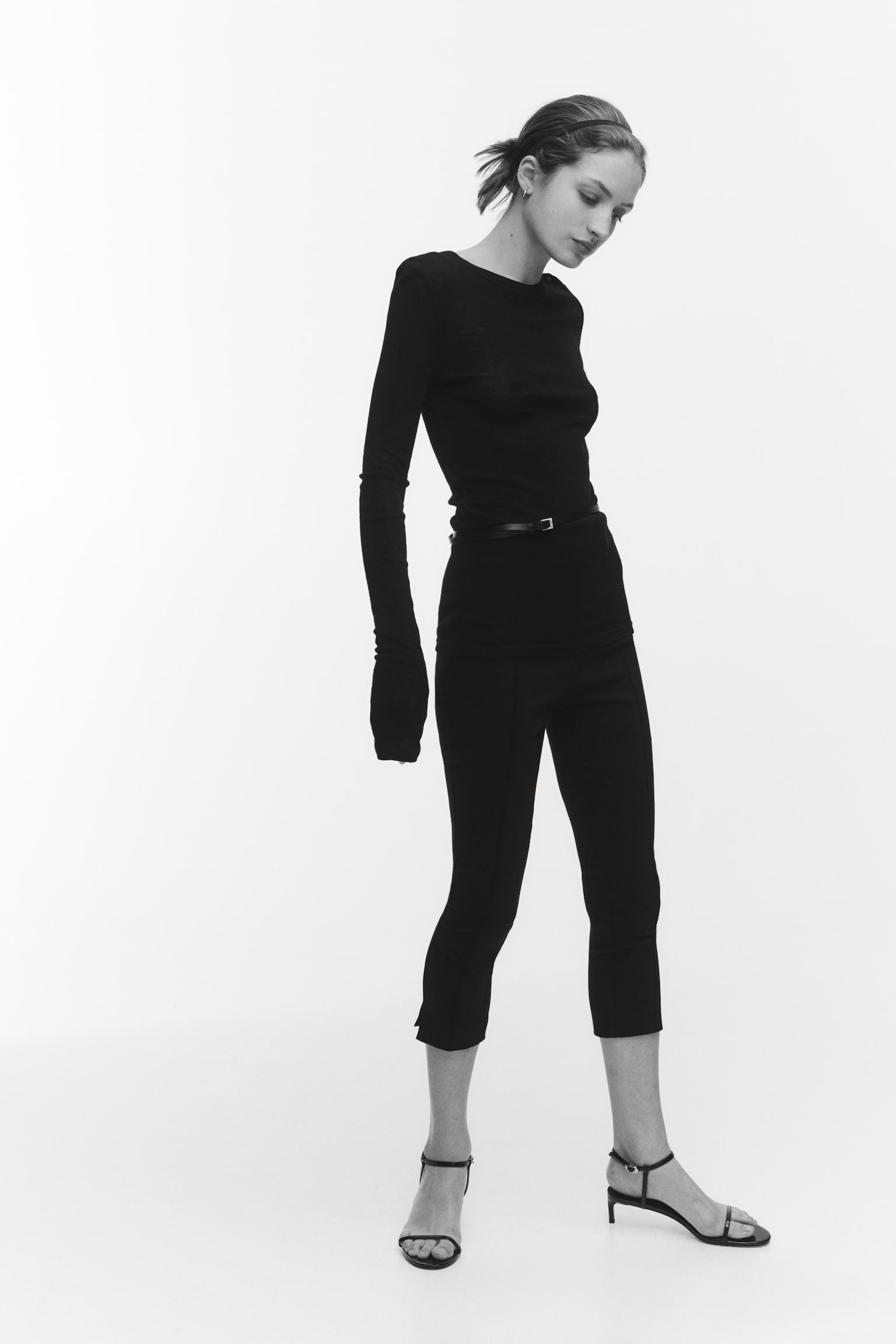 Crease-leg capri trousers - Black - 1