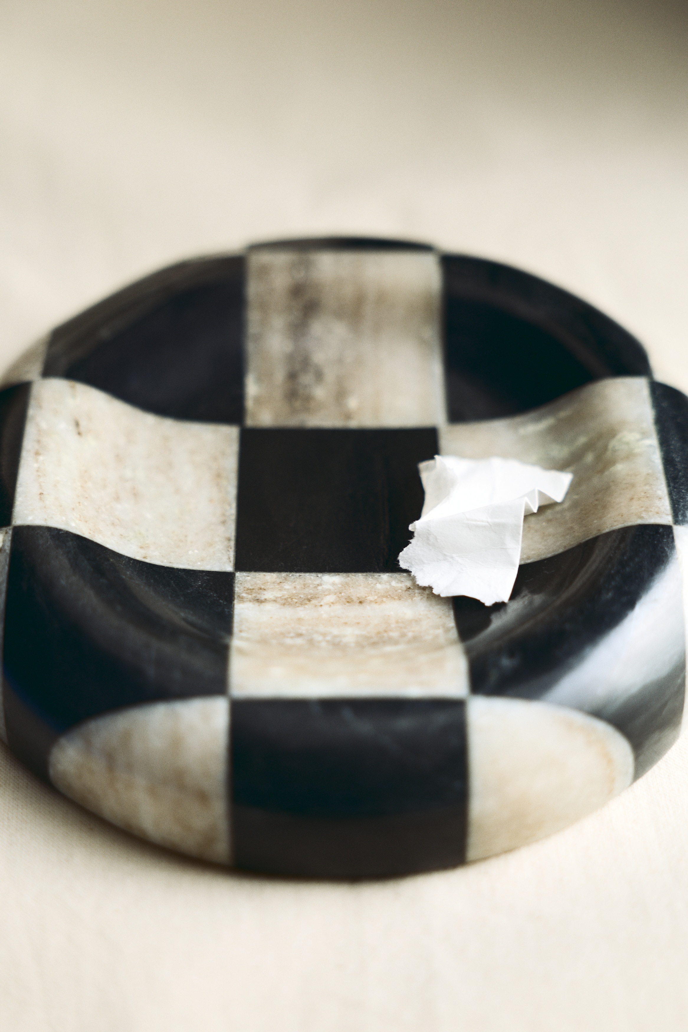 Medium marble tray - Beige/Black checked