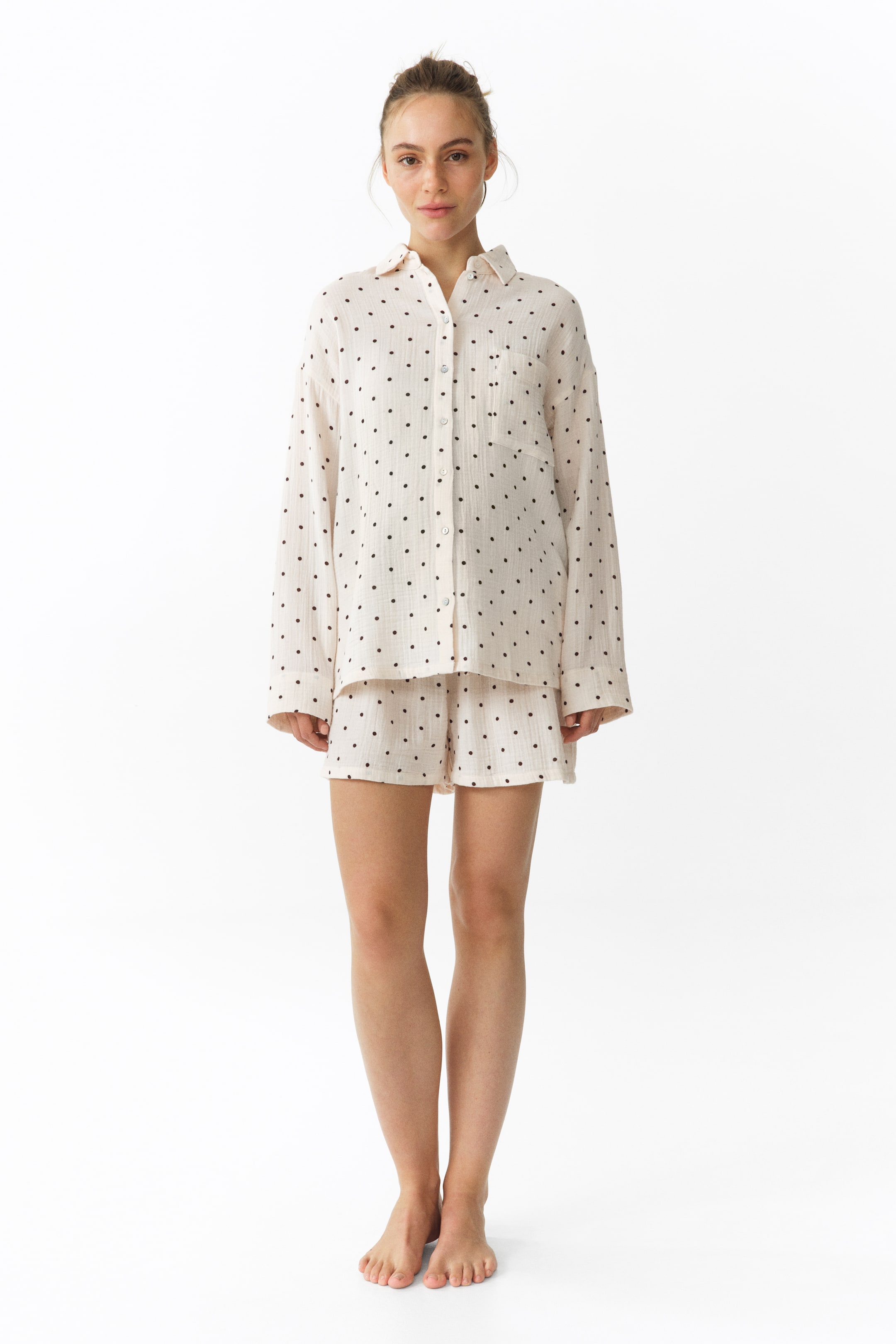 Ampliar la imagen: MAMA Pijama Before & After en muselina - Crema/Lunares - Ladies | H&M MX 1