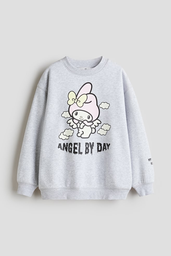 Sudadera oversize con motivo estampado - Gris claro/Kuromi/Gris oscuro/Kuromi/Lila/SmileyWorld®/Azul claro/Cinnamoroll/Rosa/Miffy/Rosa claro/Kuromi/Gris oscuro/SmileyWorld®/Blanco/Lilo y Stitch/Gris/Squishmallows/Blanco/Snoopy/Azul empolvado/Lilo y Stitch/Gris/Las guerreras K-pop/Gris/Las guerreras K-pop/Blanco/Cinnamoroll - 1