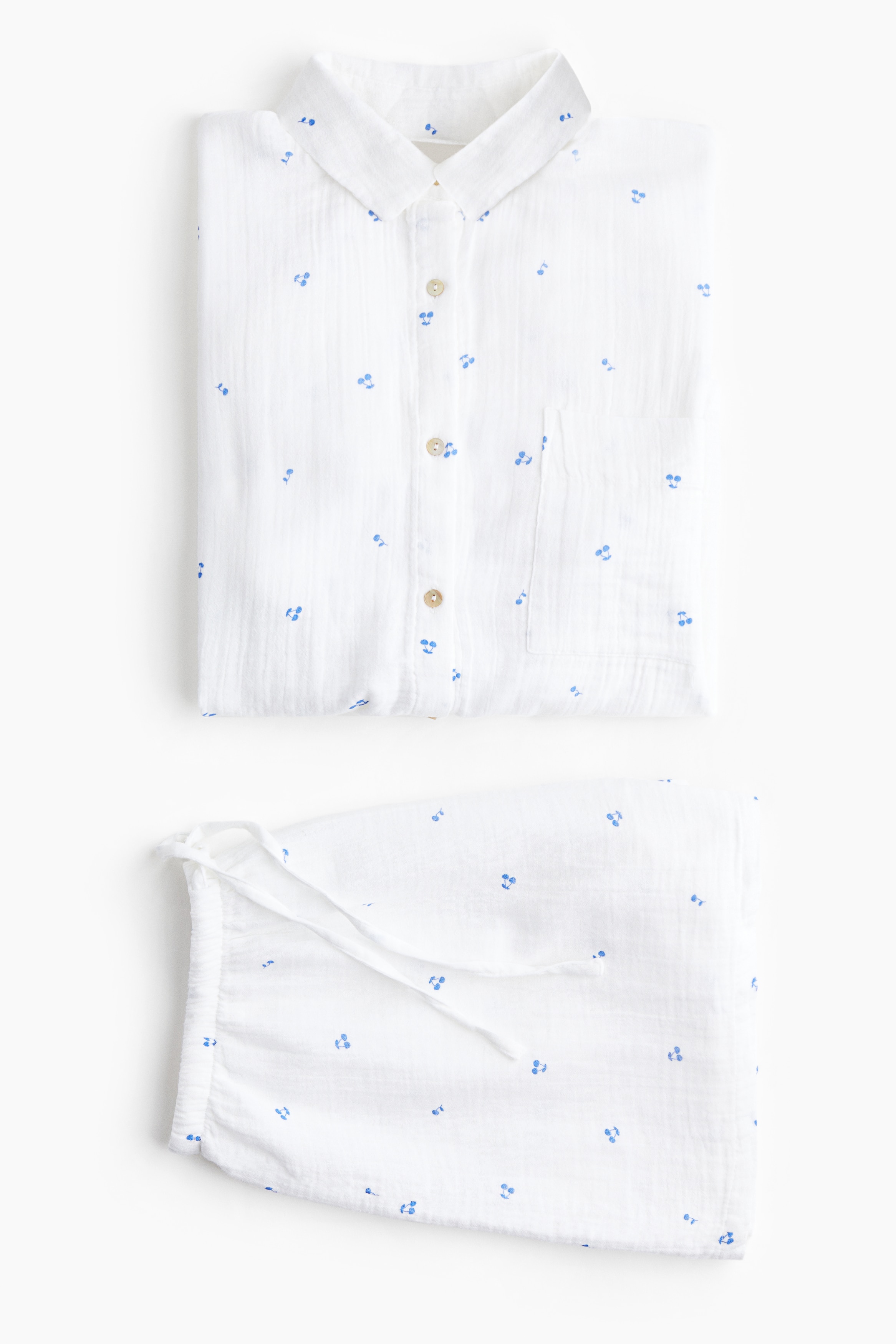 Pyjama shirt and shorts