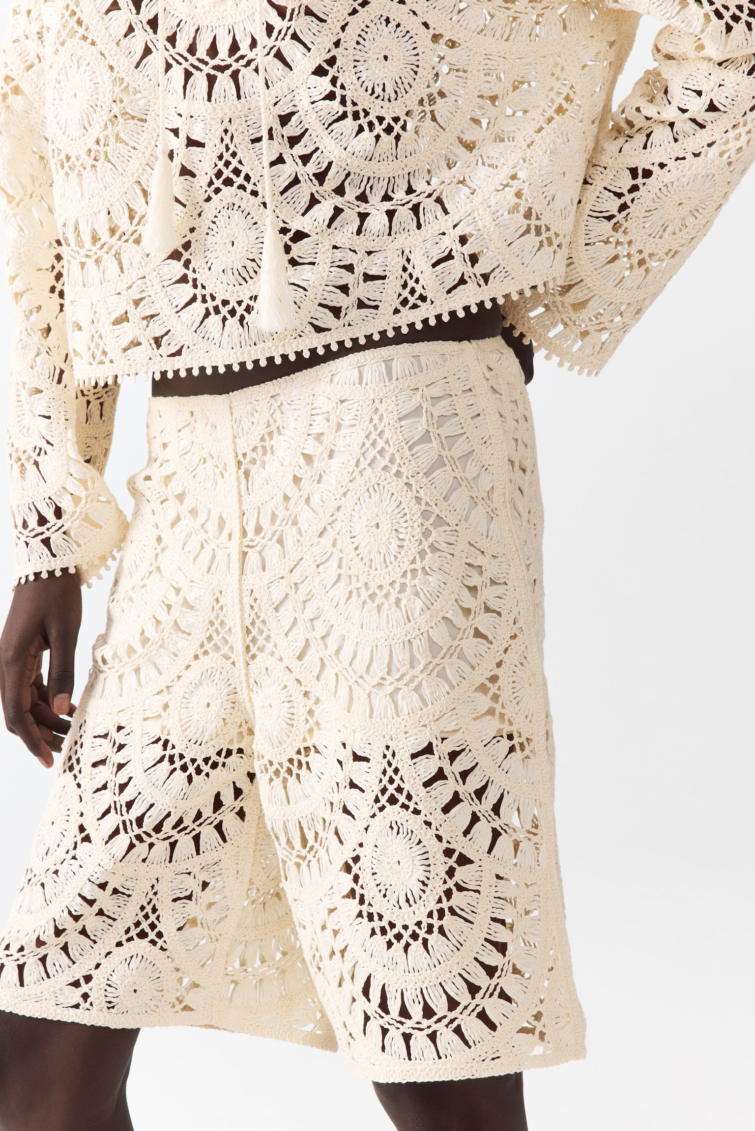 Crochet-look bermuda shorts - 4