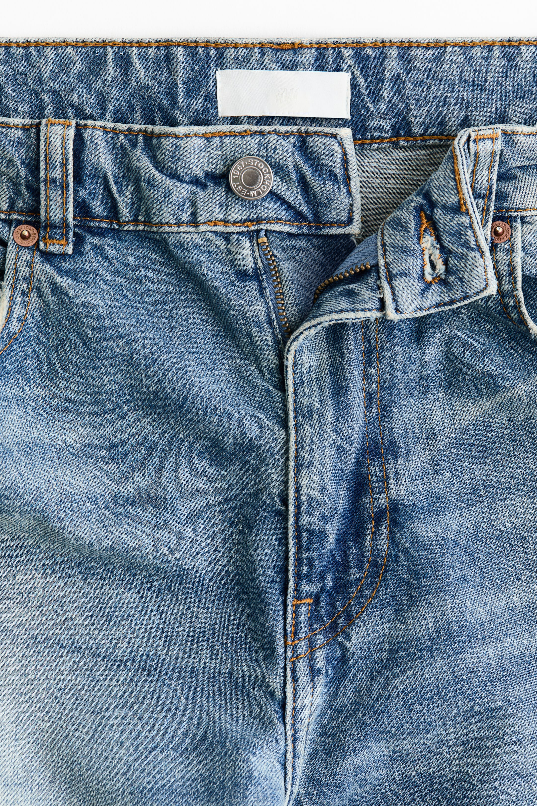 Barrel-Leg High-Waist Jeans