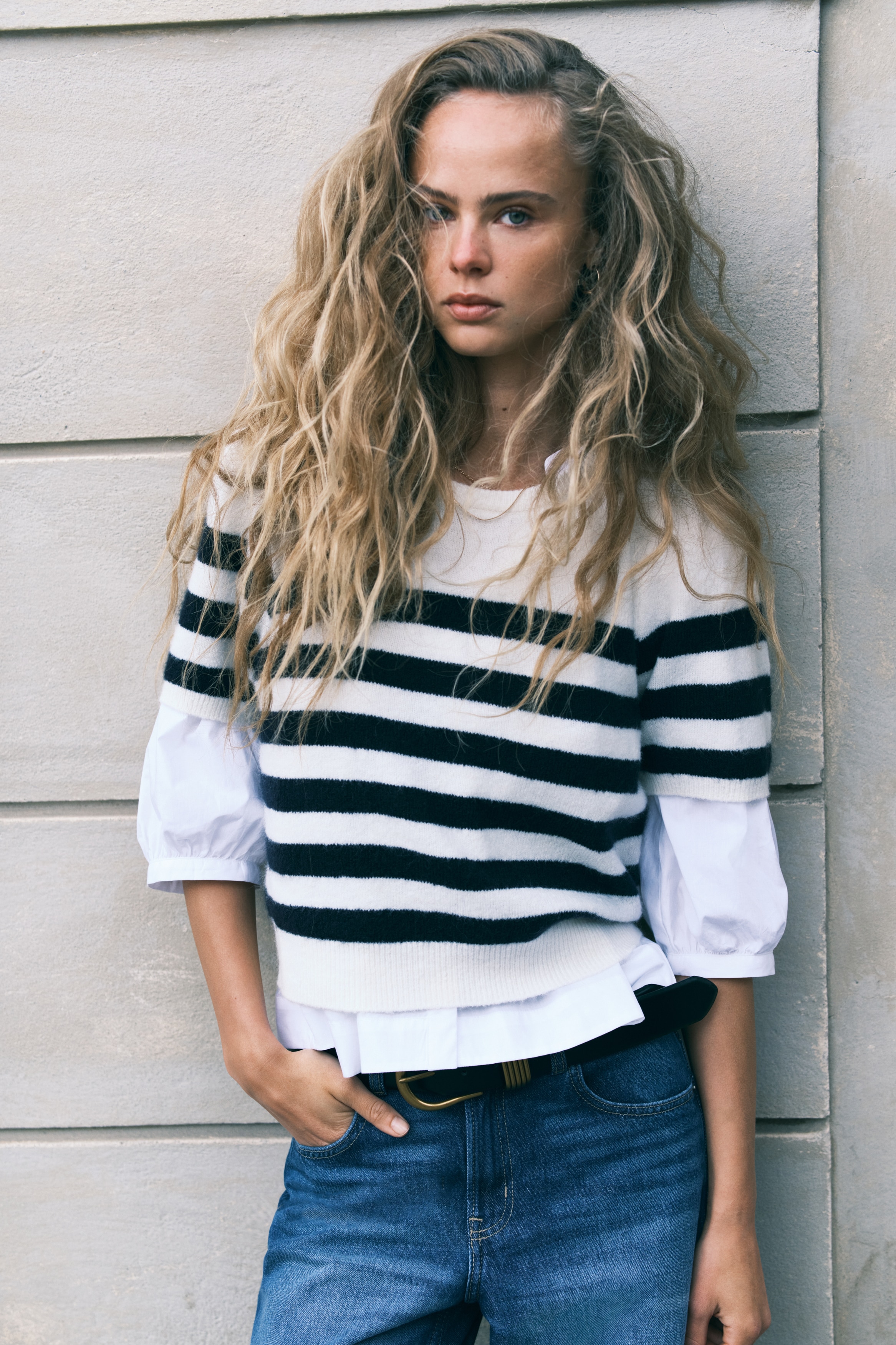 Fine-knit puff-sleeved top