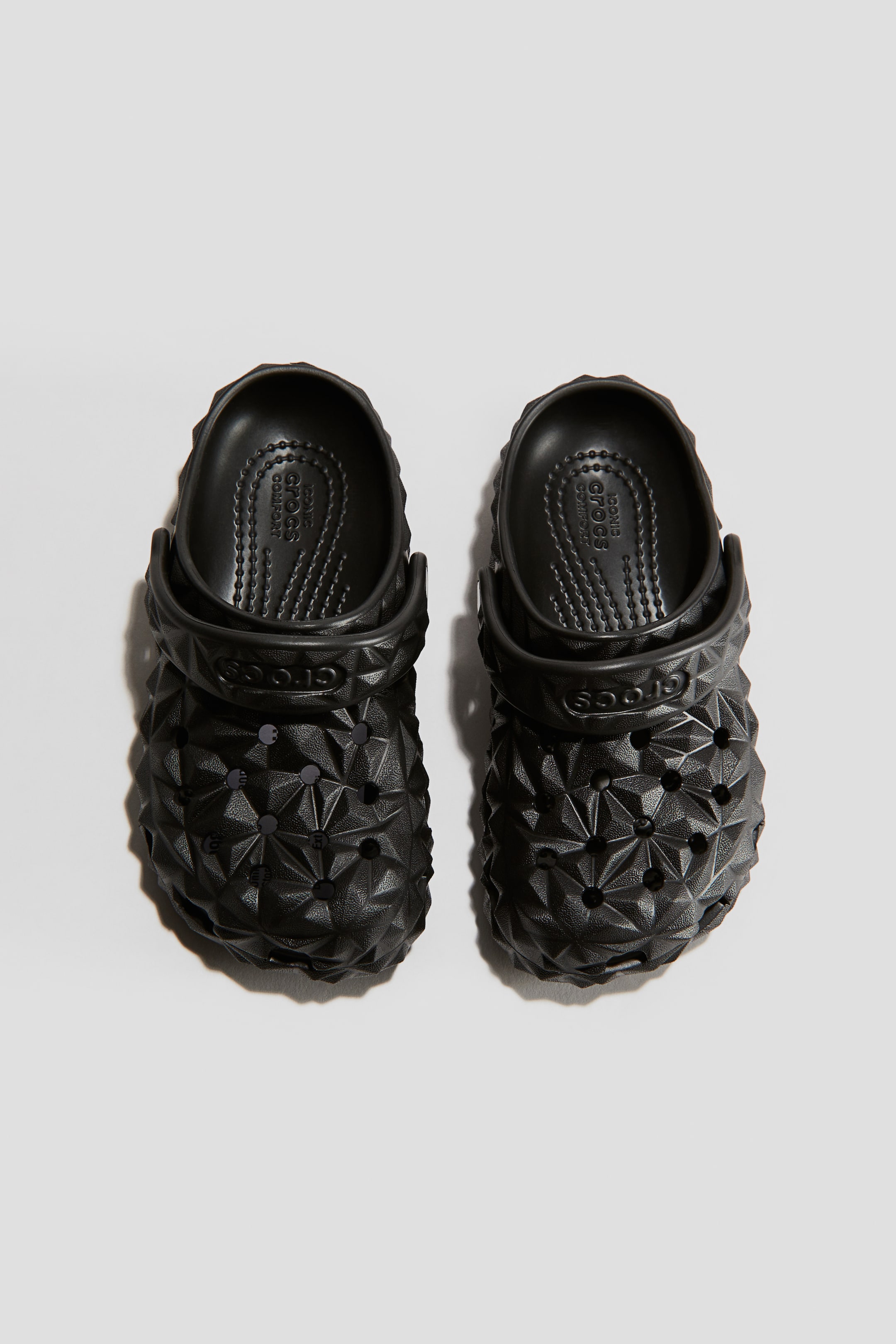 Classic Geometric Clog - Black - Crocs - BARN | H&M SE