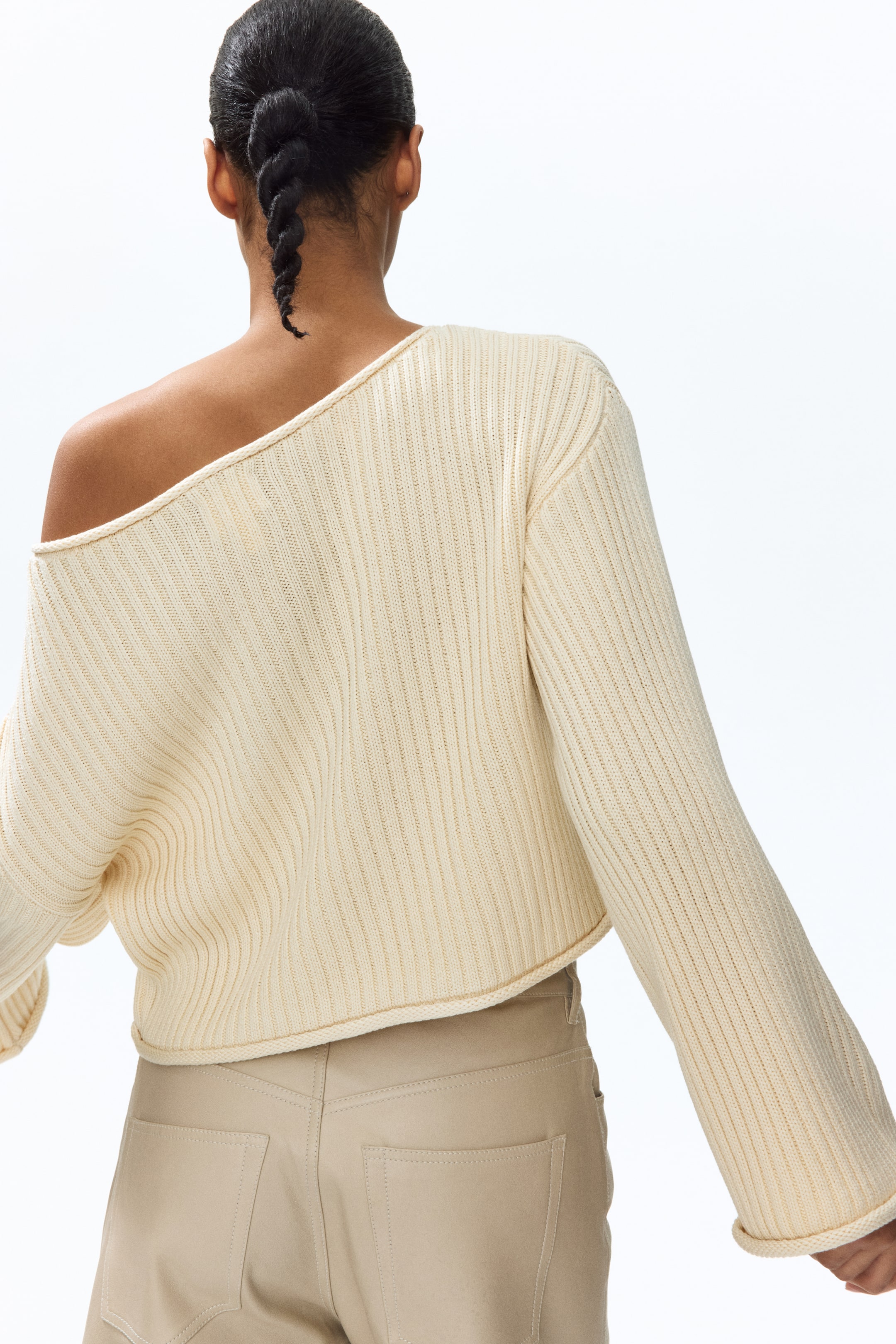 Chandail en tricot côtelé avec encolure bateau