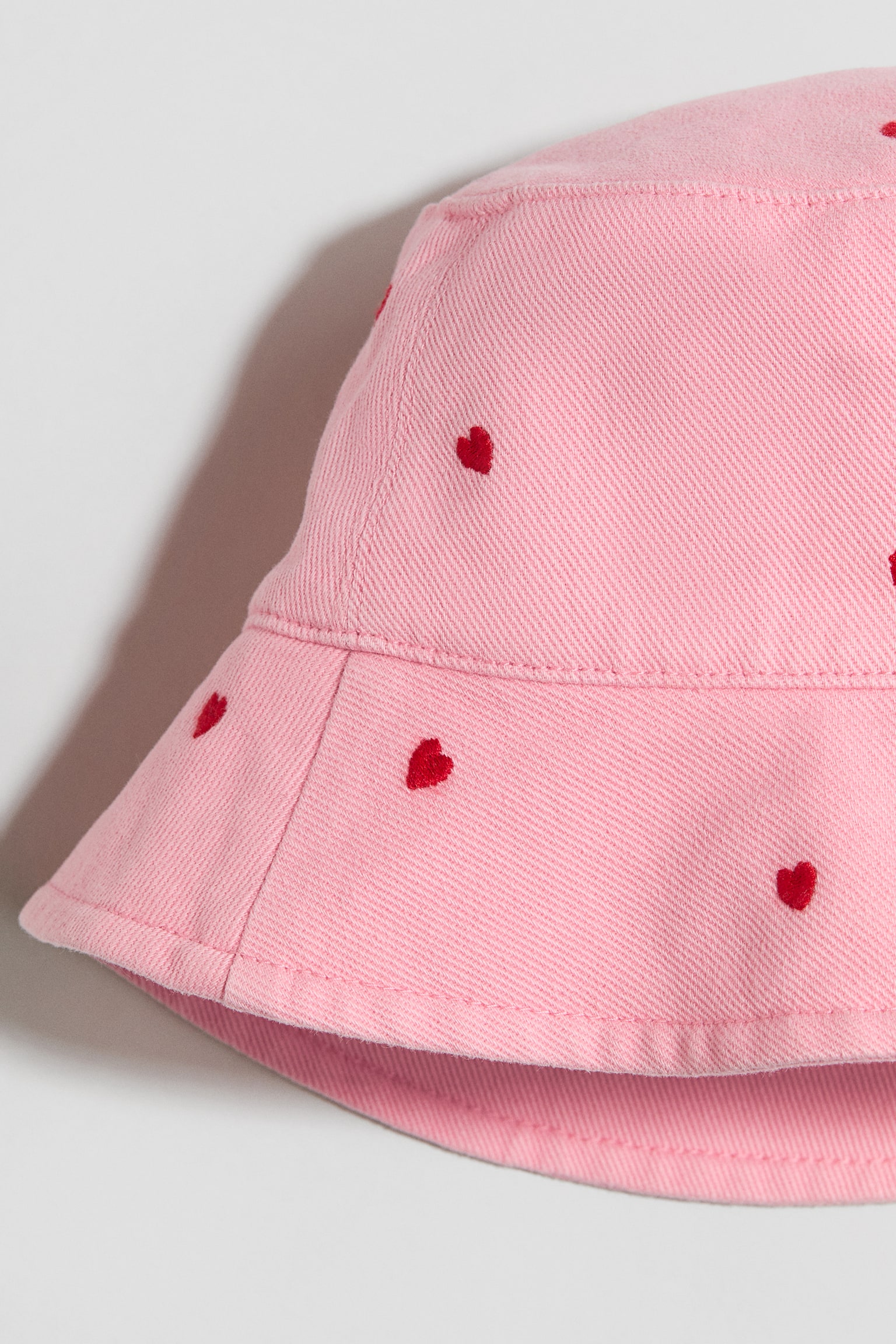 Embroidered twill bucket hat-Pink/Hearts - 2