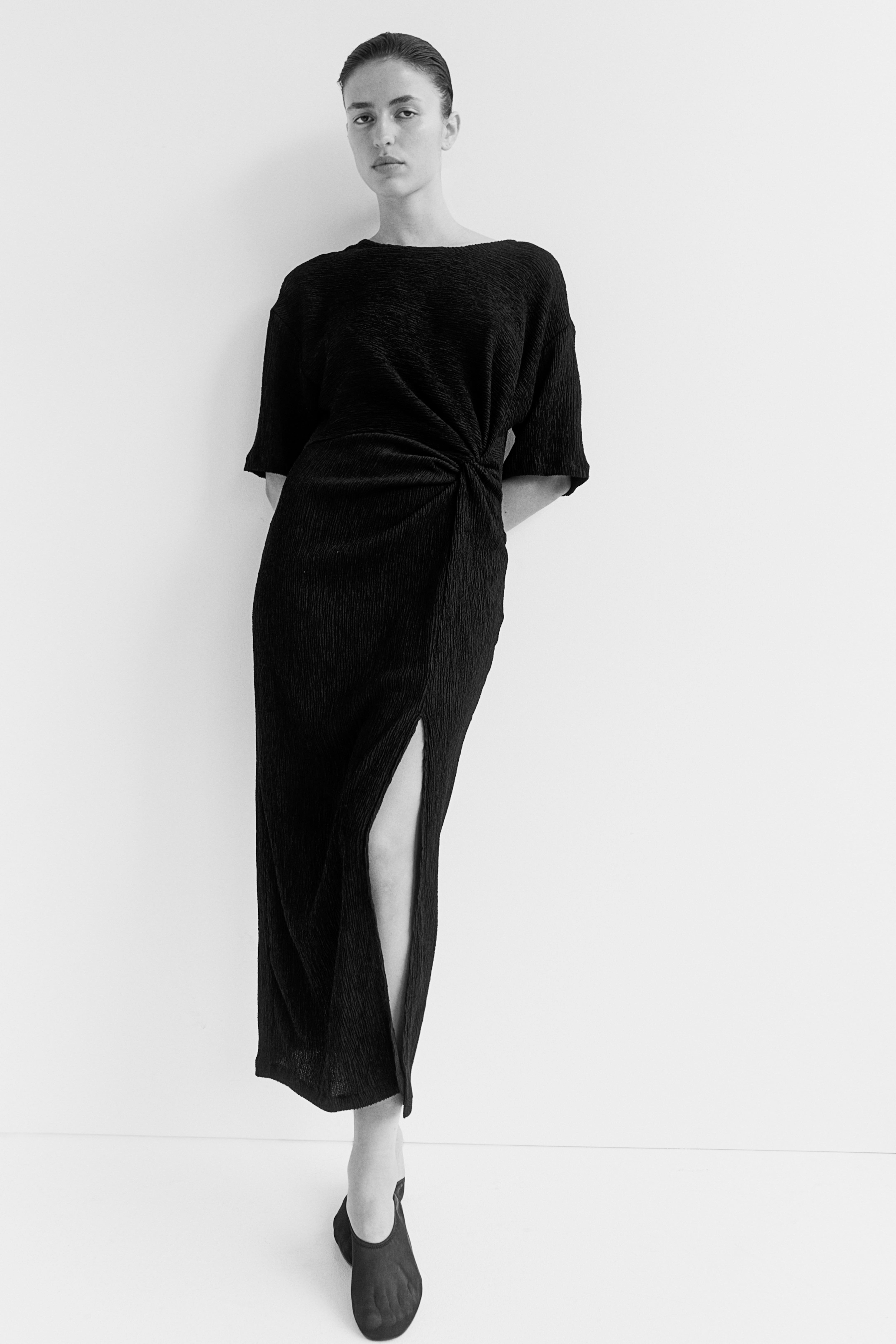 H&m black maxi dress hotsell