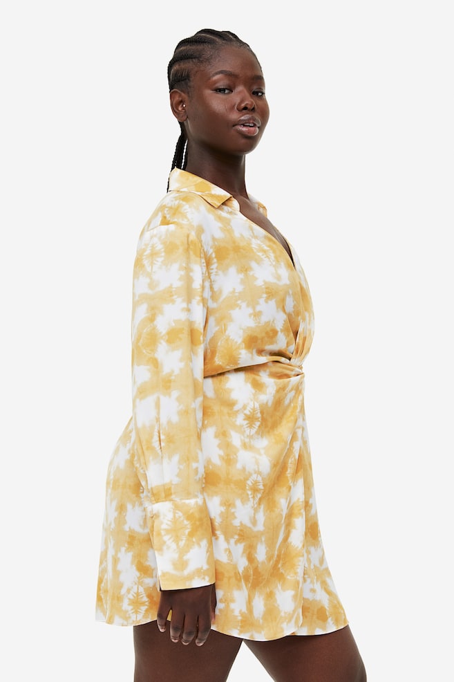 Robe chemise avec détail torsadé - Jaune/batik/Noir/Jaune - 6