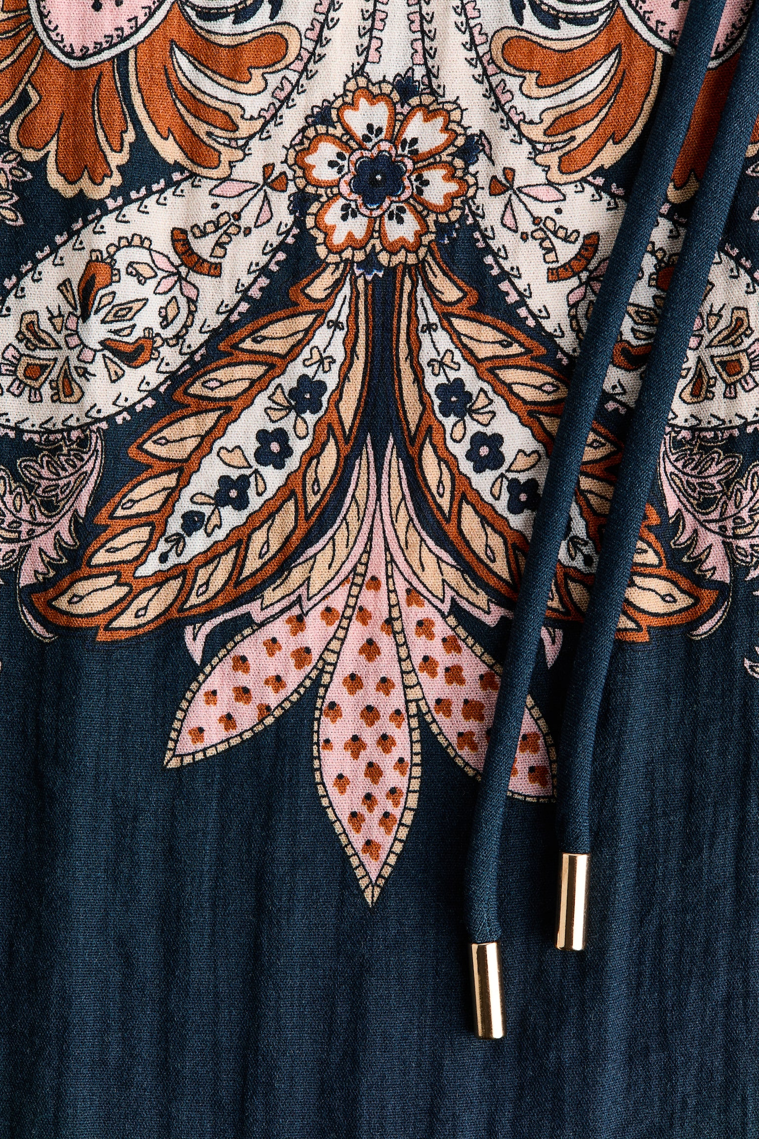 Vestido con cinturón de lazo - Azul oscuro/Estampado paisley - 2