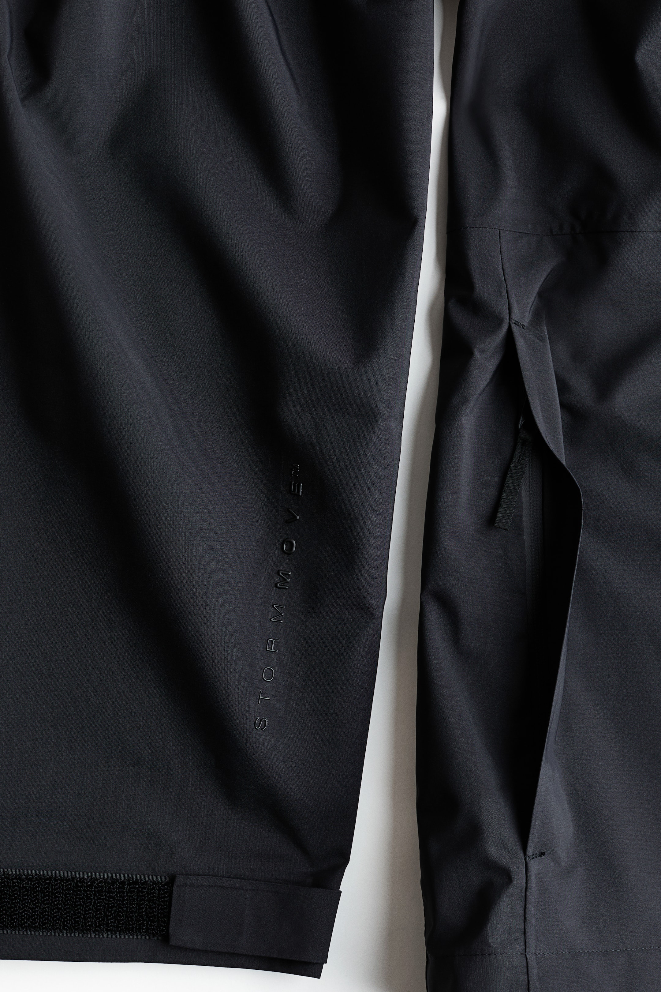 Packable Rain Jacket with StormMove™